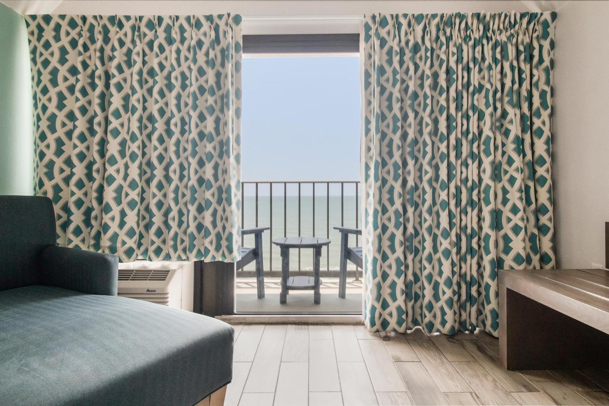 King Room Oceanfront Sea View