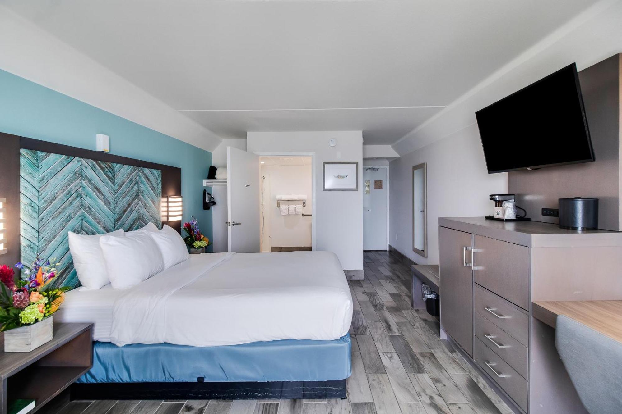 Queen Room Disability Access Oceanfront