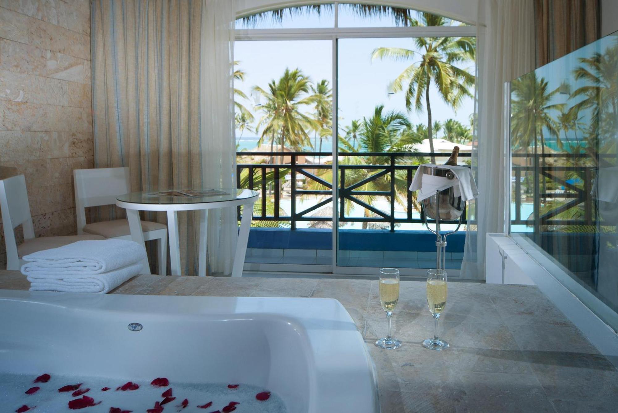 Honeymoon Suite,1703549316:JPEG