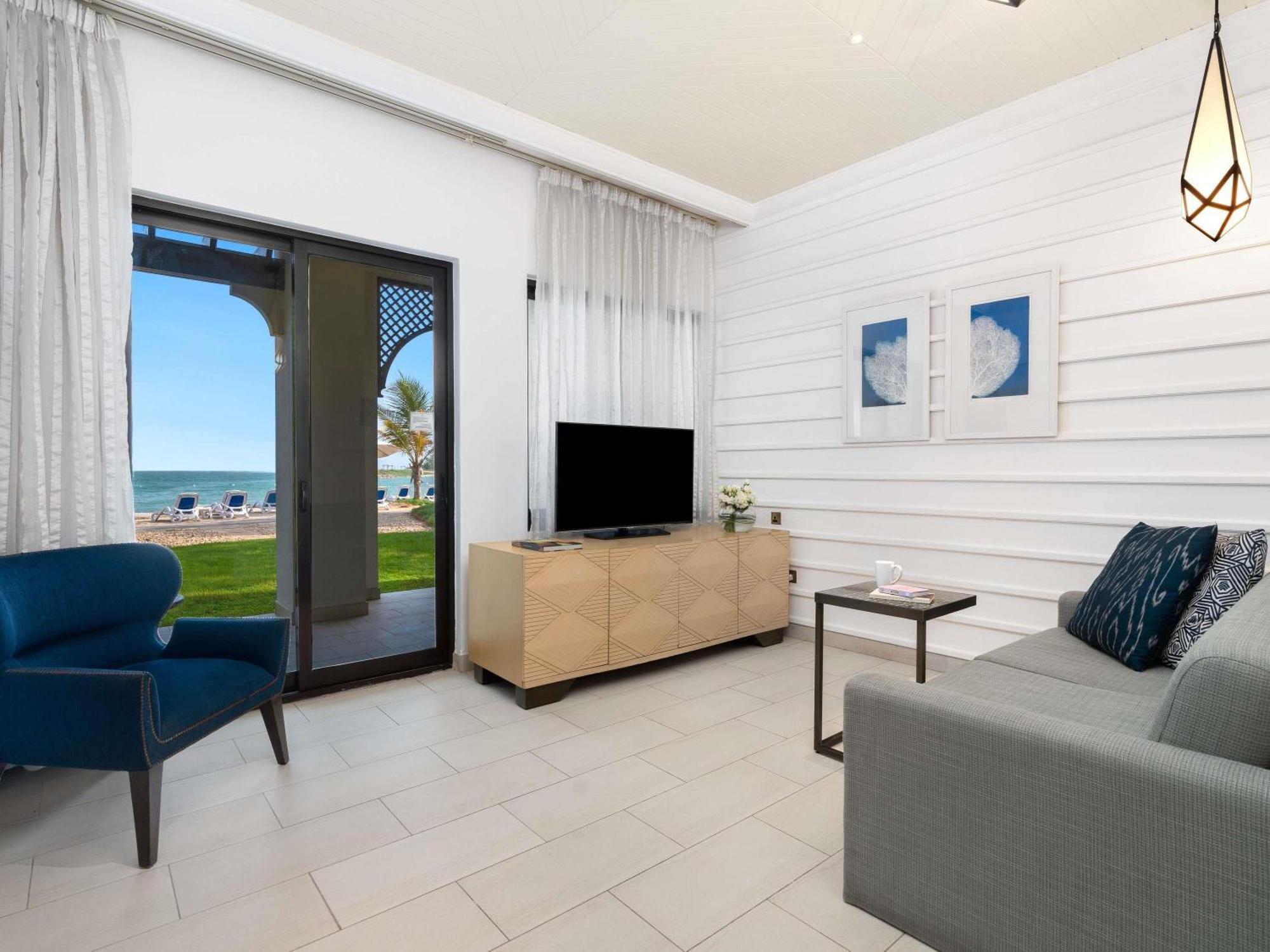 One Bedroom Premium Suite with Beach Access