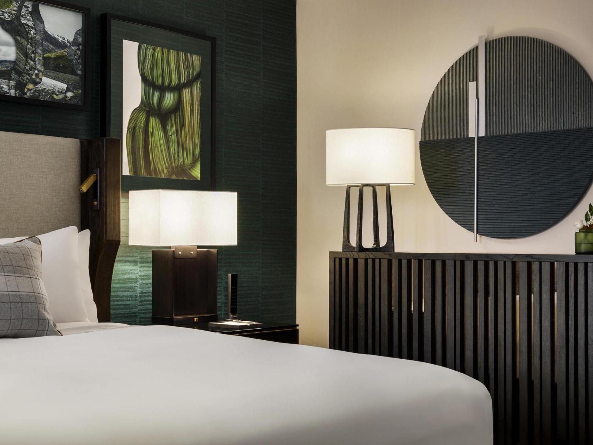 Deluxe 1 King Room,1717051482:JPEG