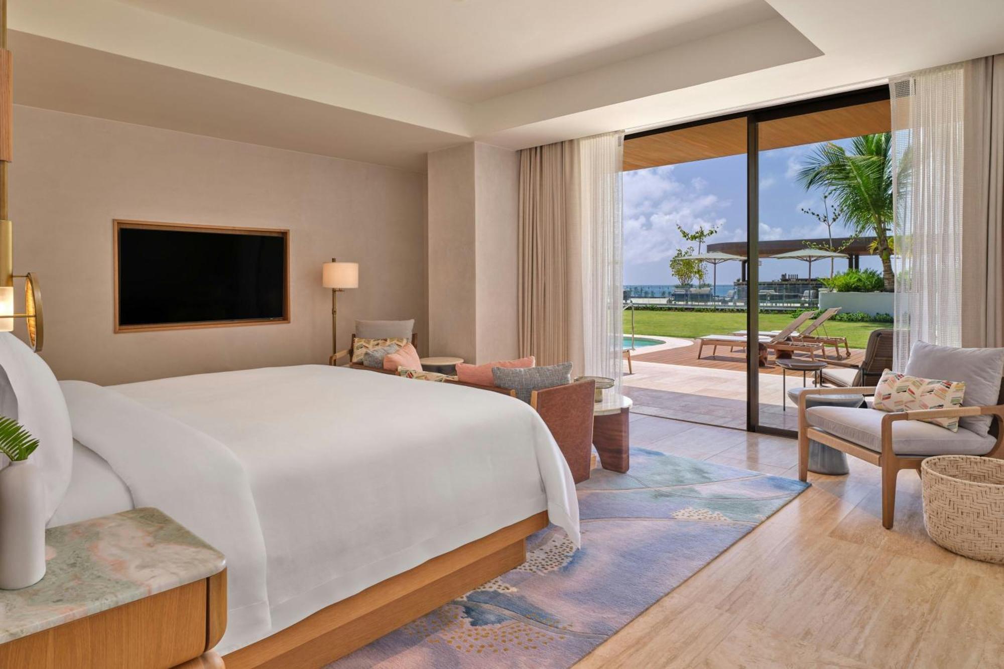 One-Bedroom King Suite Private Pool