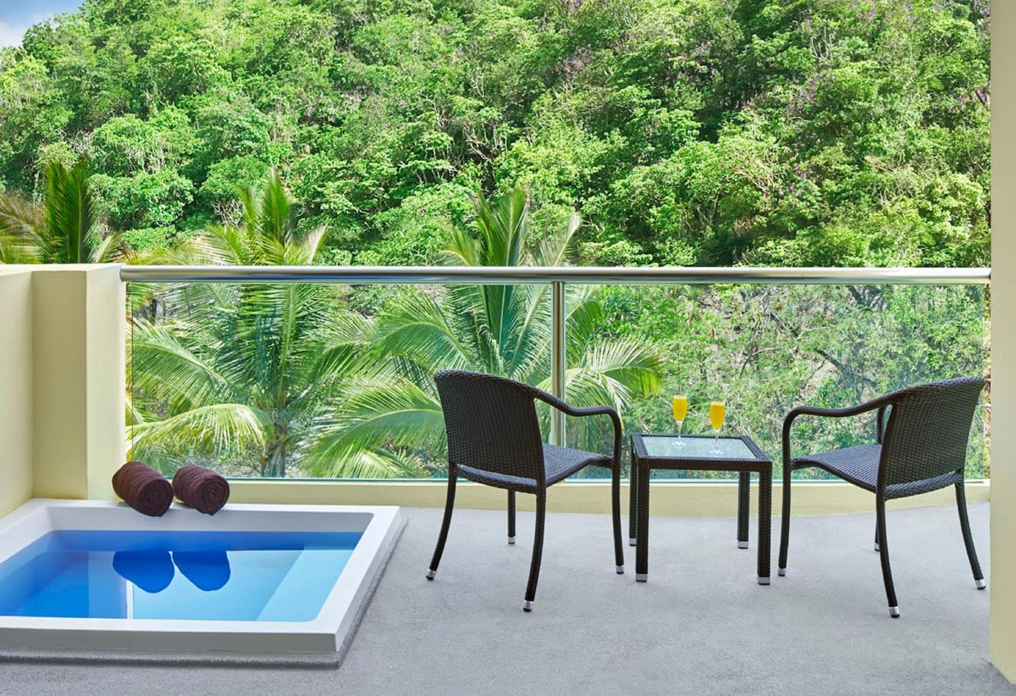 Deluxe Tropical View Hot Tub Double