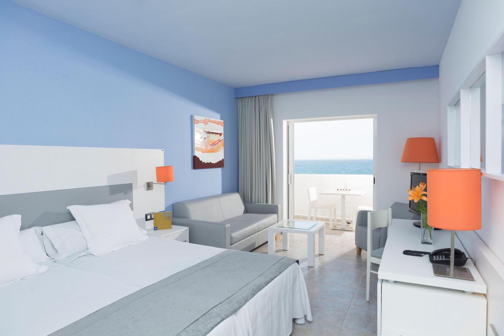 Double or Twin Room Sea View