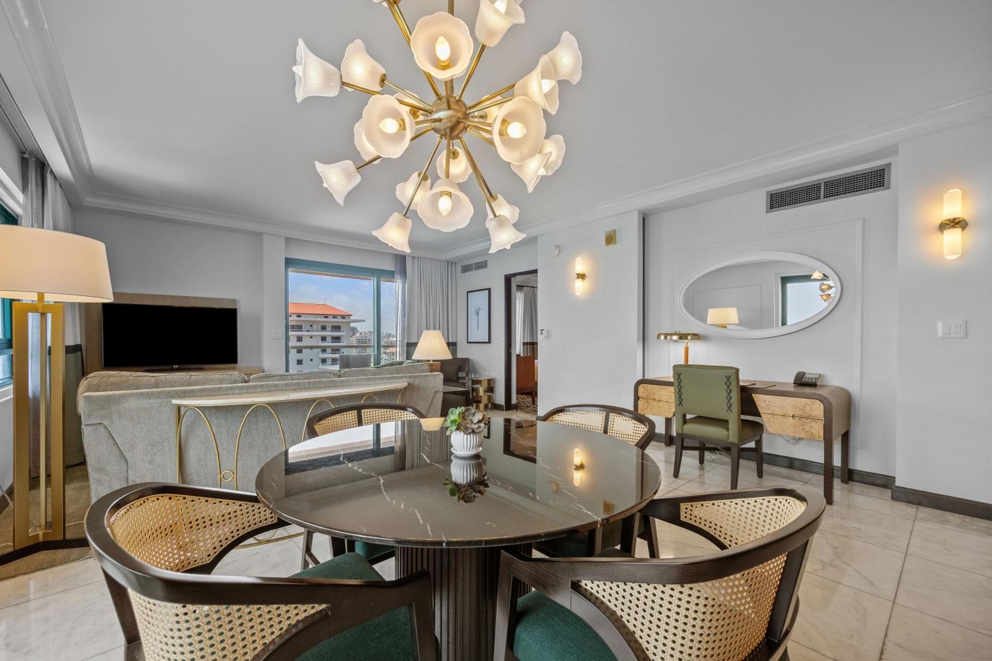 King Suite with City View