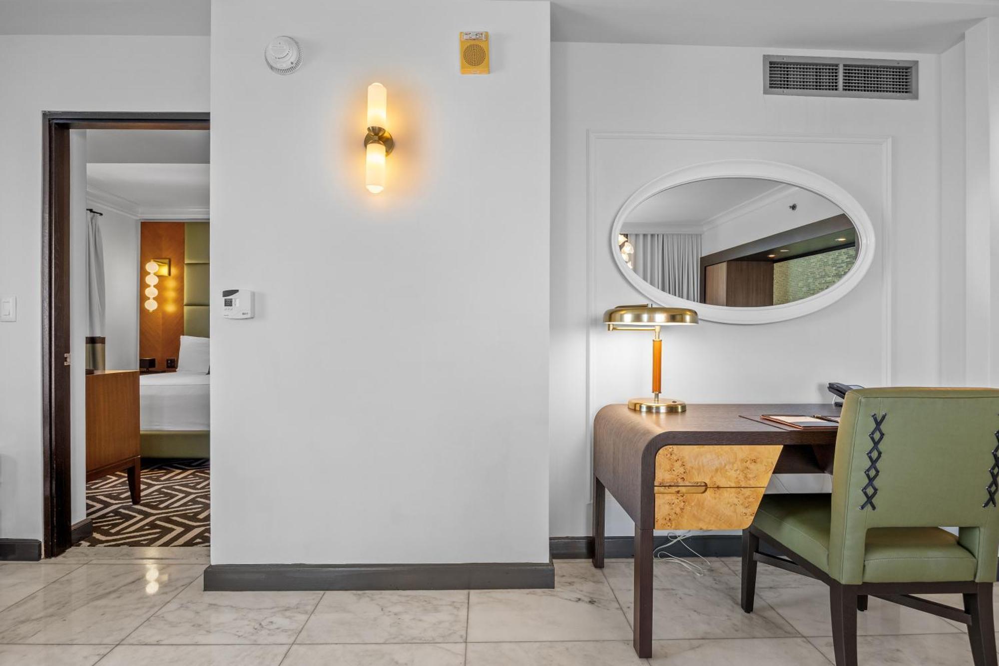 Deluxe Ocean Front King Suite