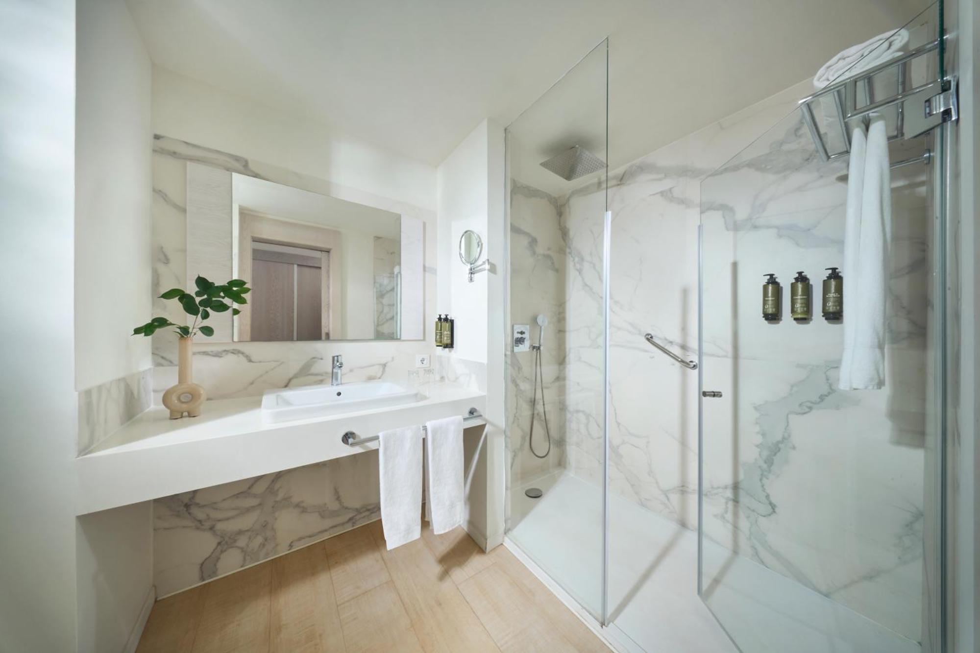 Double Room with Side Sea View,1739378876:JPEG