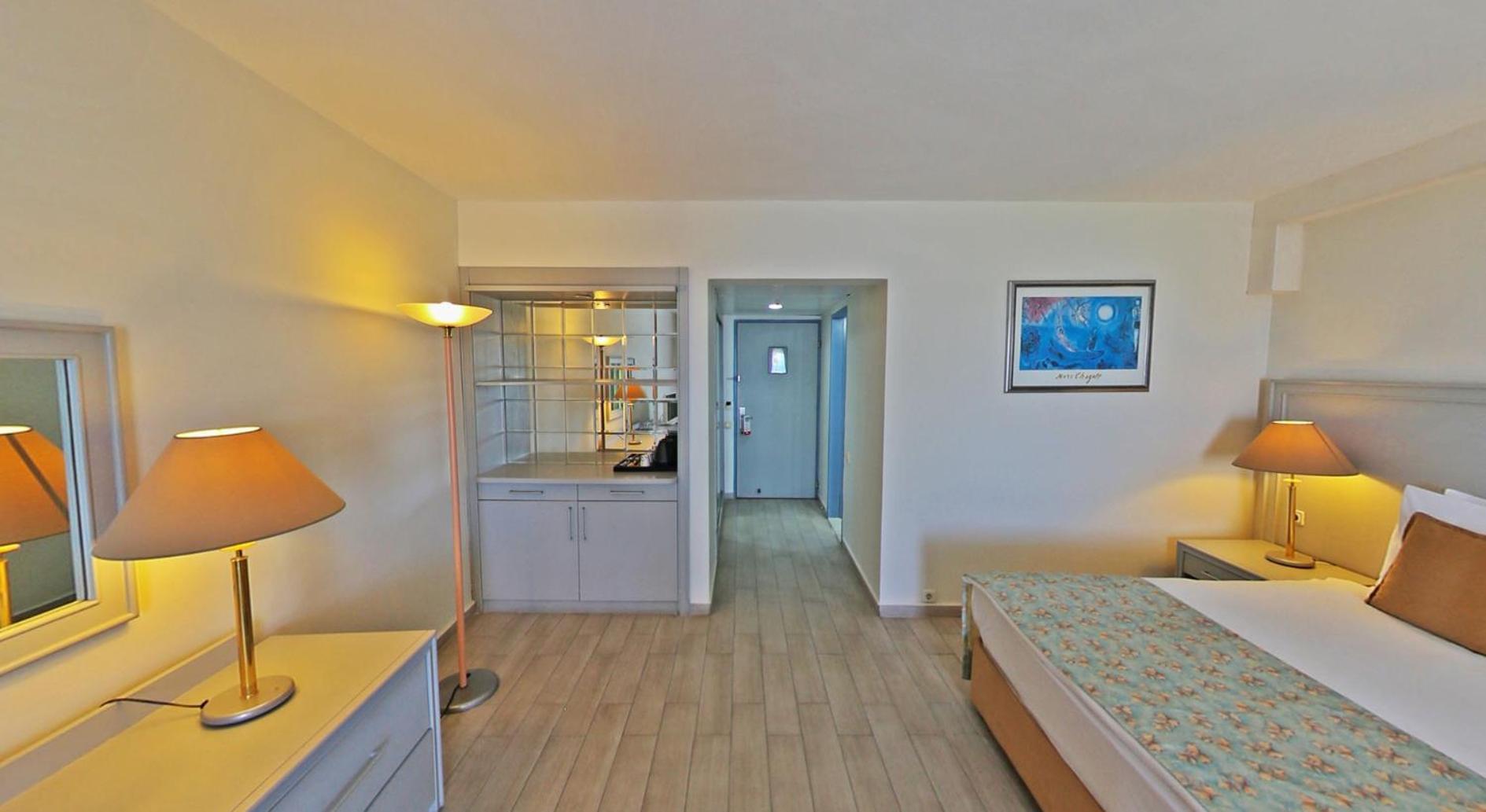 Double or Twin Room Sea View