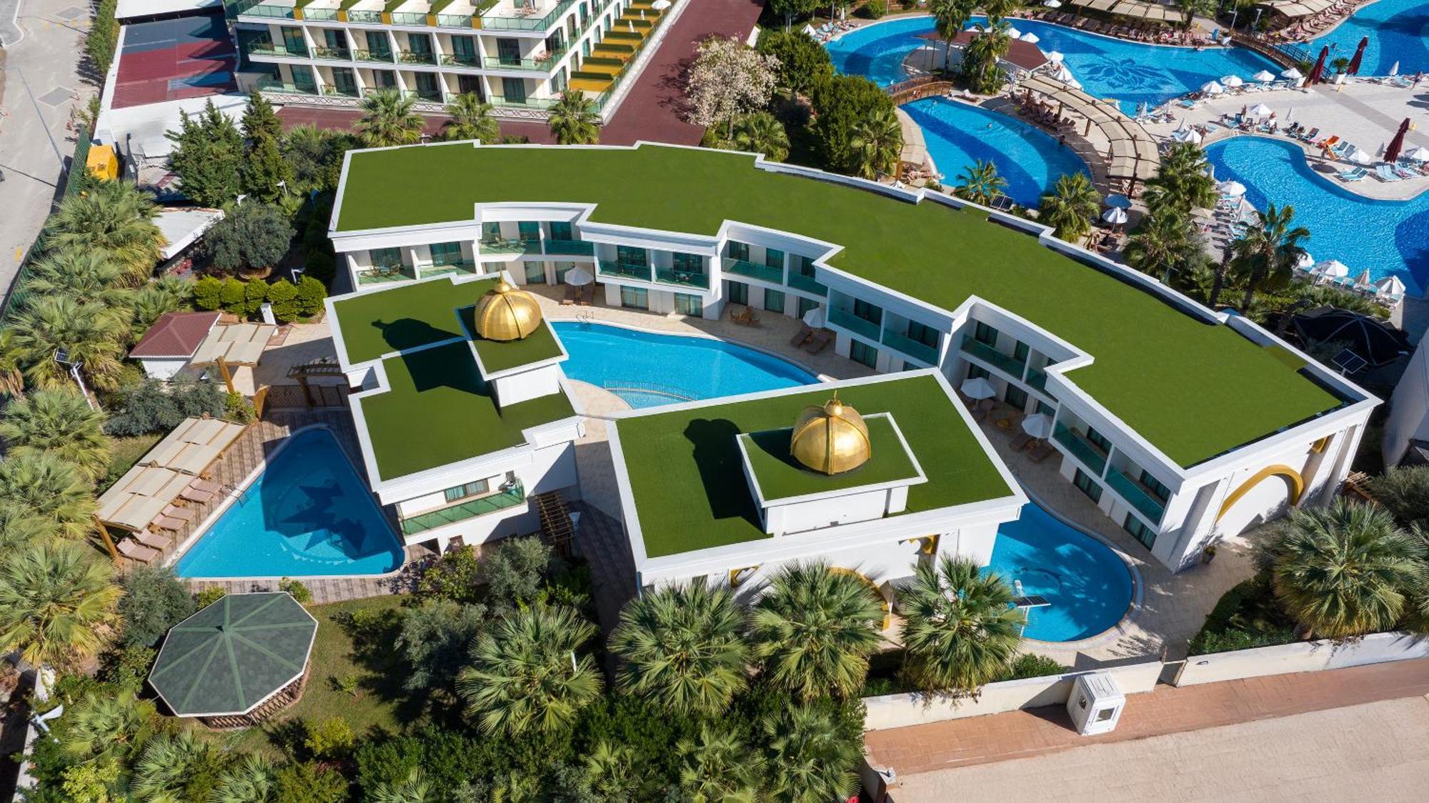 Suite mit Poolblick