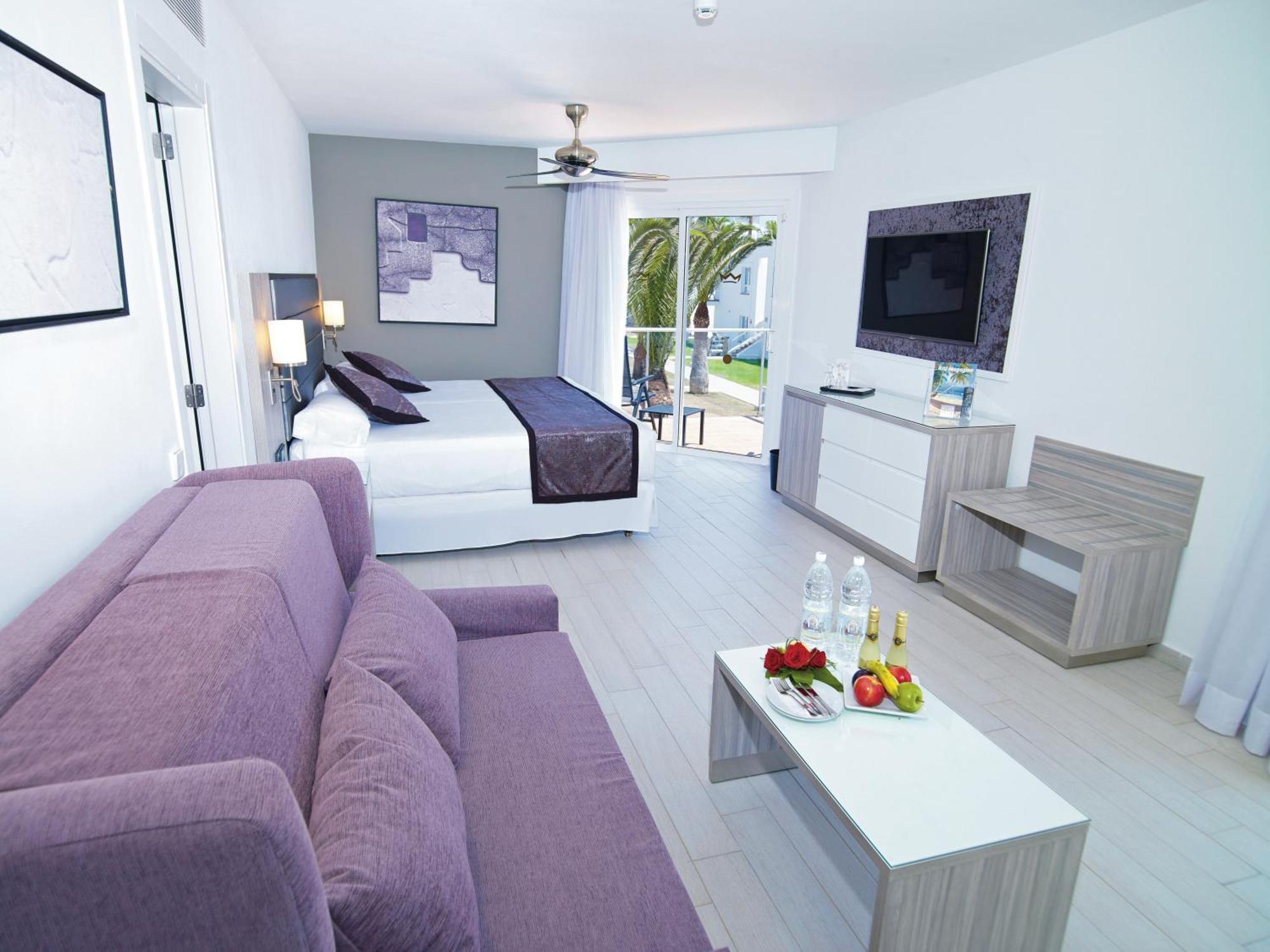 Large Double Room,1740703697:JPEG