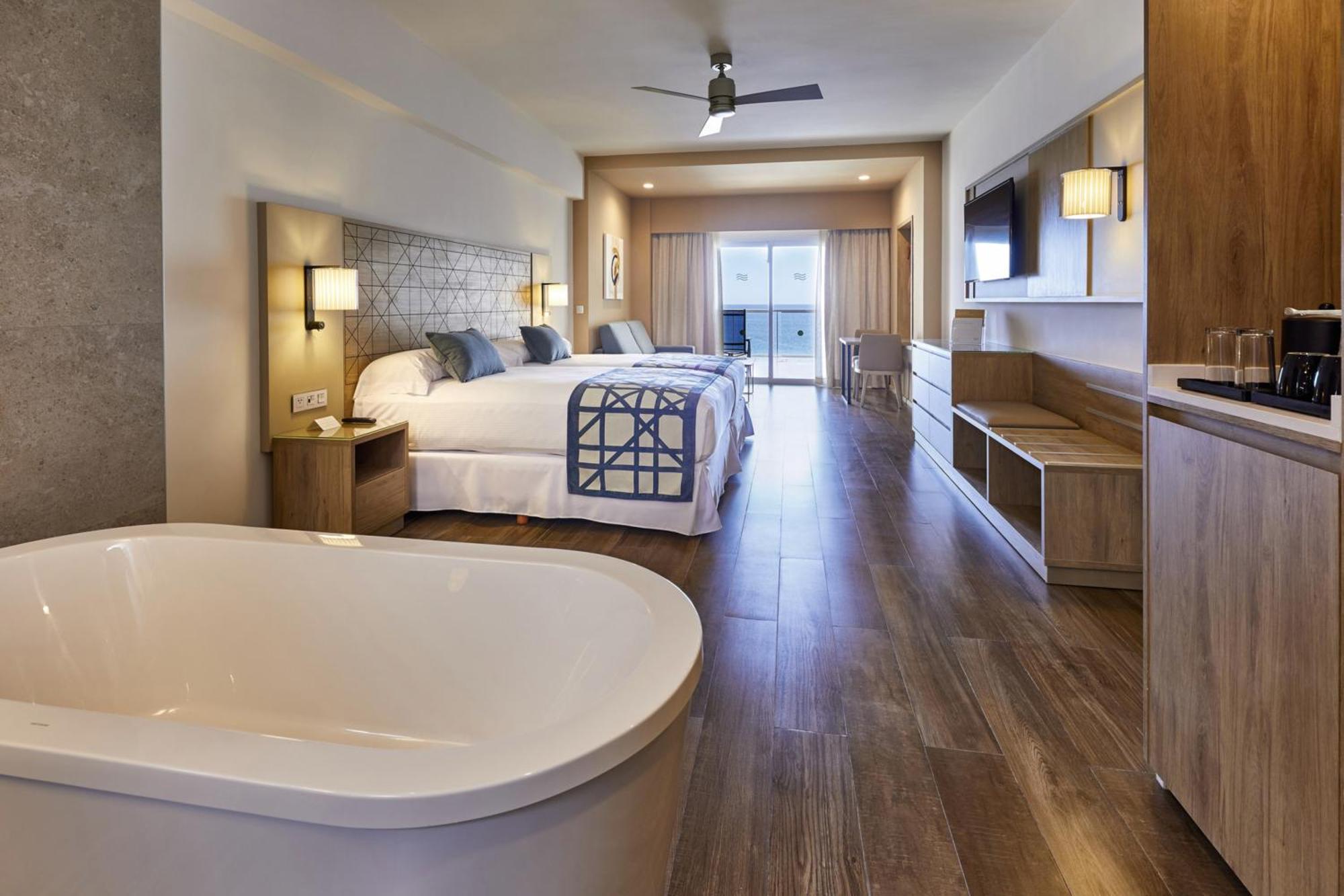 Junior Suite Ocean Front ELITE Club,1740708846:JPEG