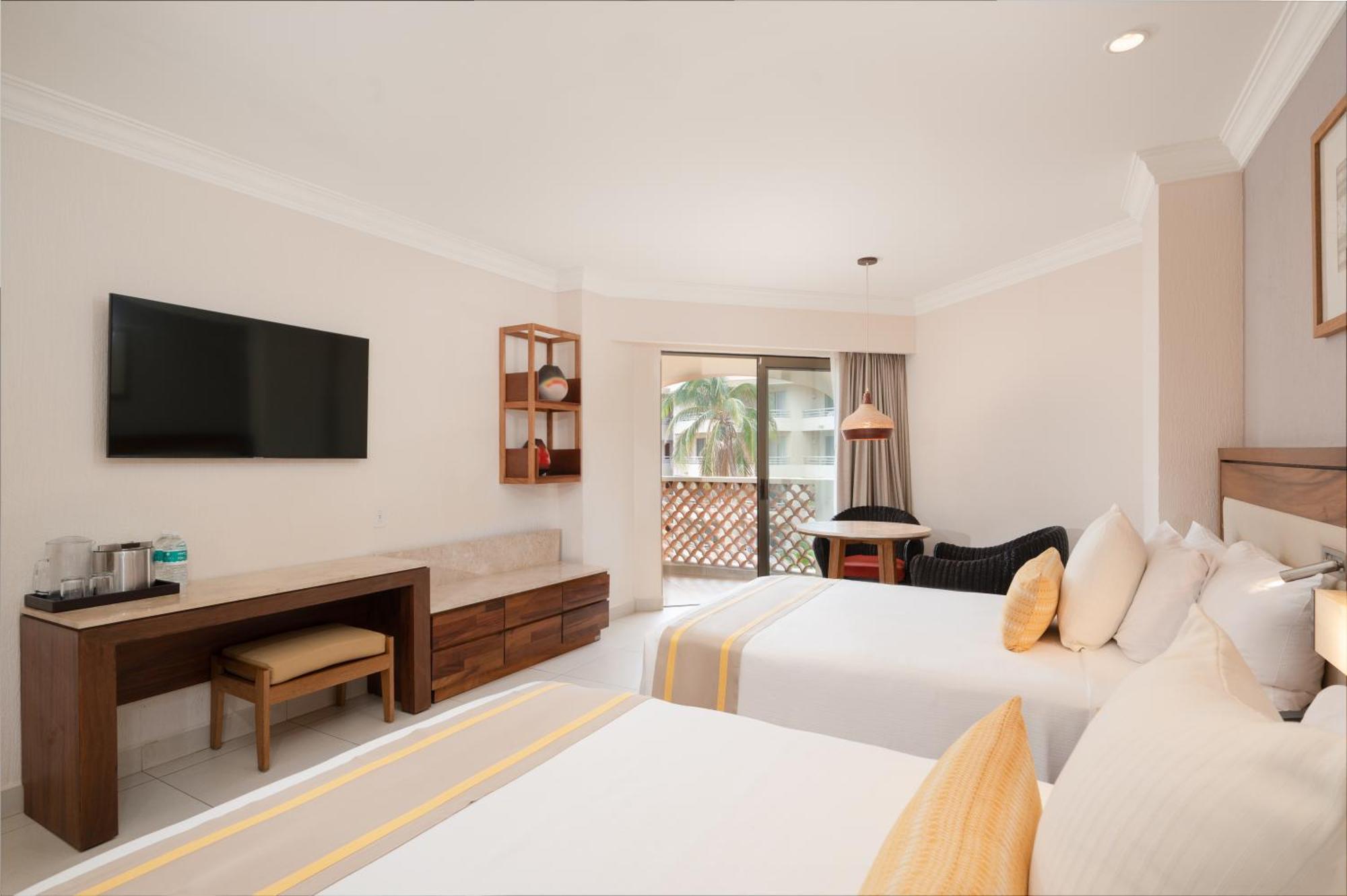 Double or Twin Room Partial Sea View