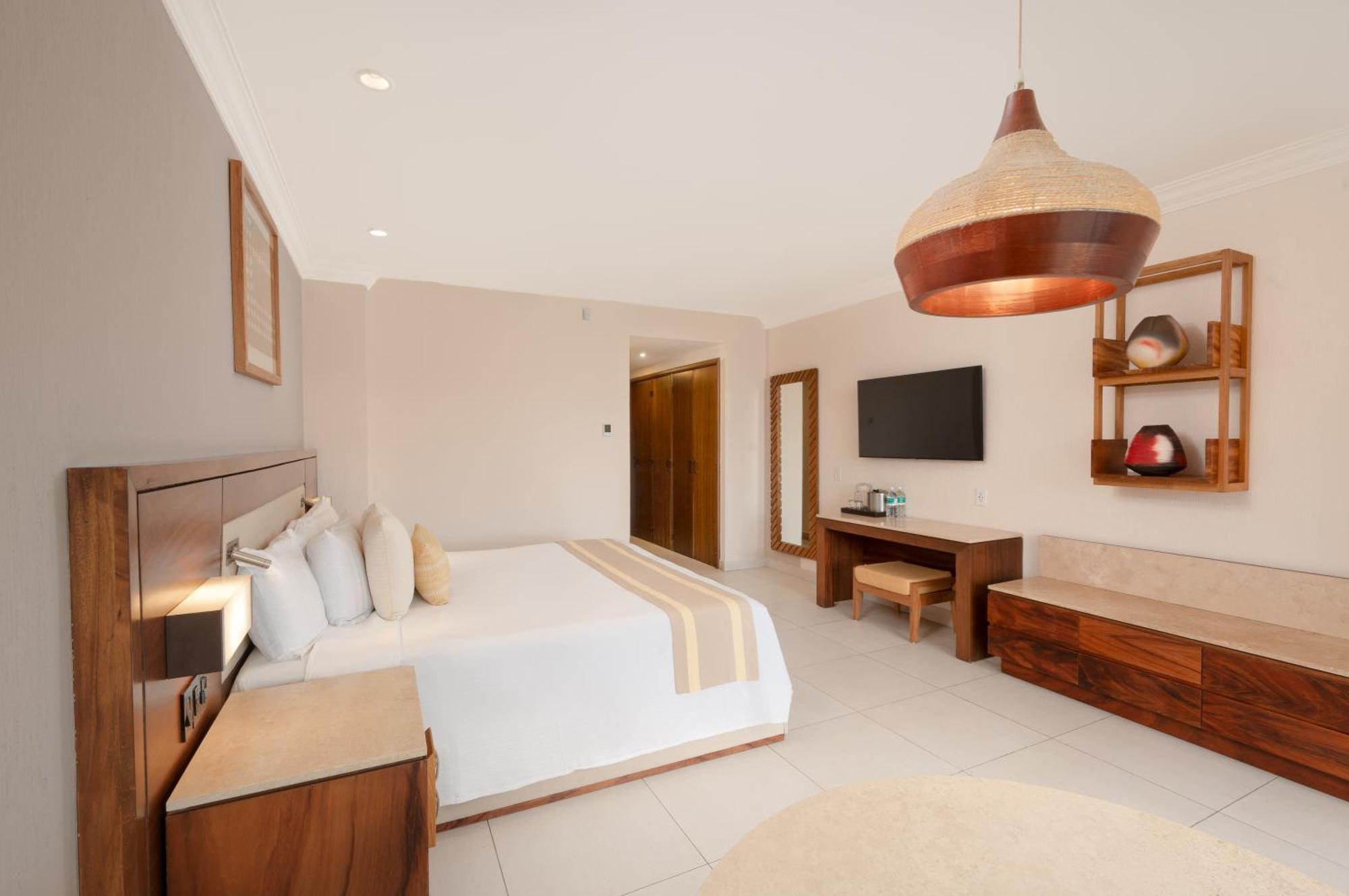 Double or Twin Room Partial Sea View