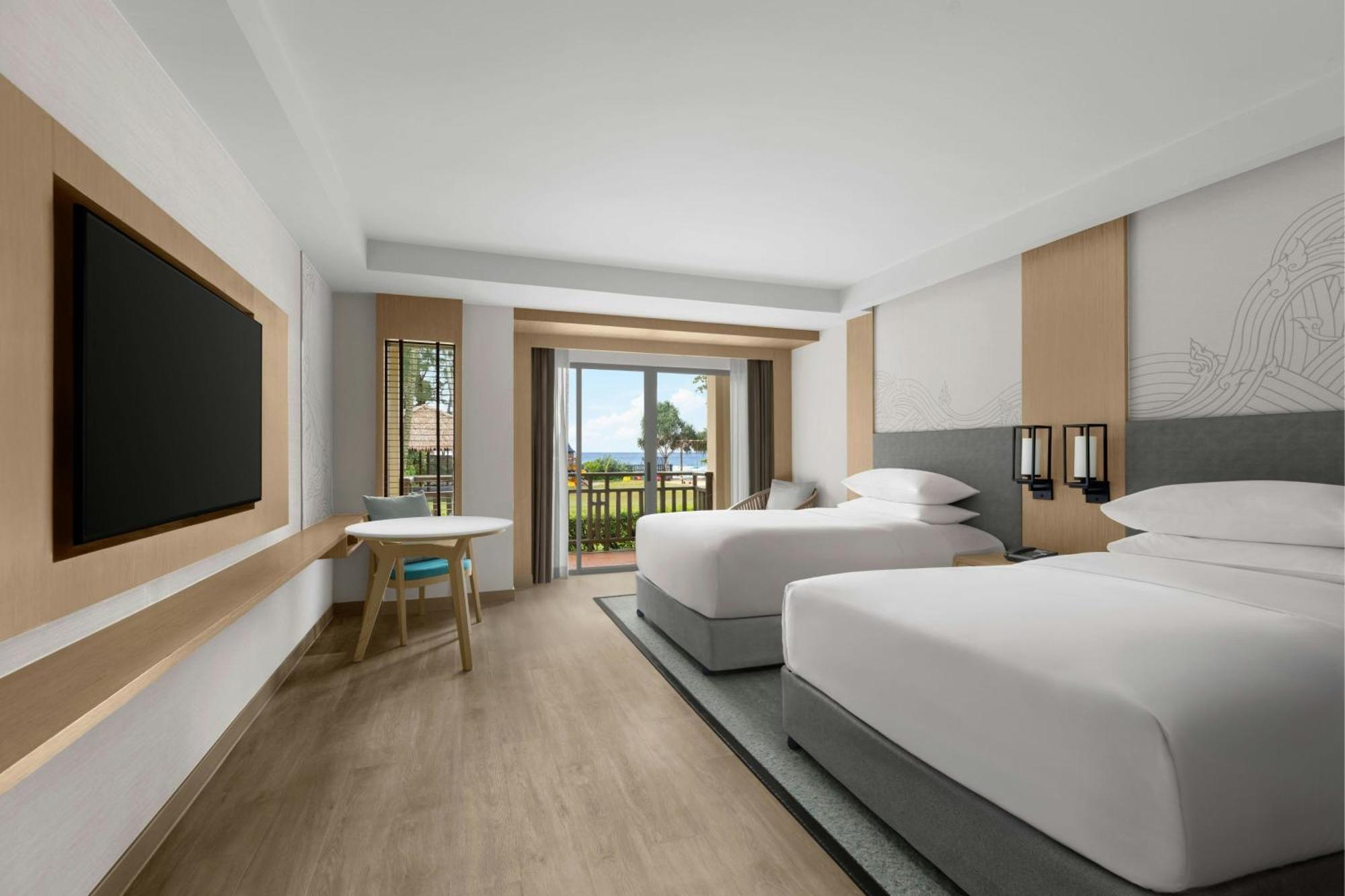 Larger Guest room 2 Doubles Ocean view Beach front access Terrace