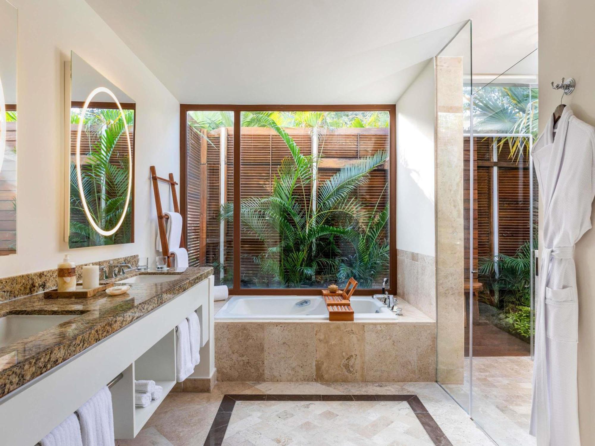 Deluxe King Casita Soaking Tub Garden View,1770909711:JPEG