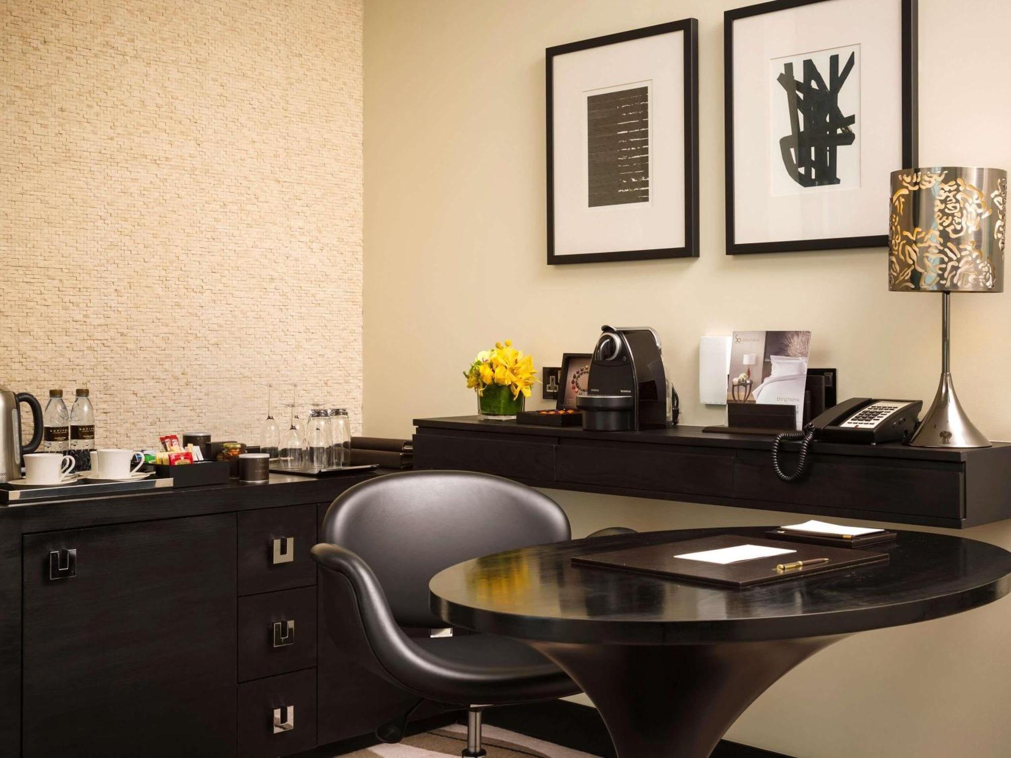 Opera King Suite Club Millésime Access Sea or City View