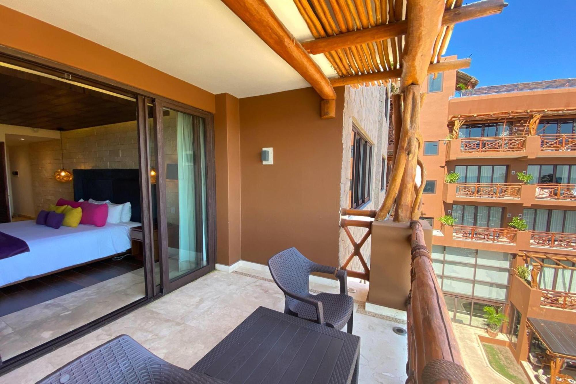 Junior King Suite with Balcony - Non-Smoking,1743314808:JPEG