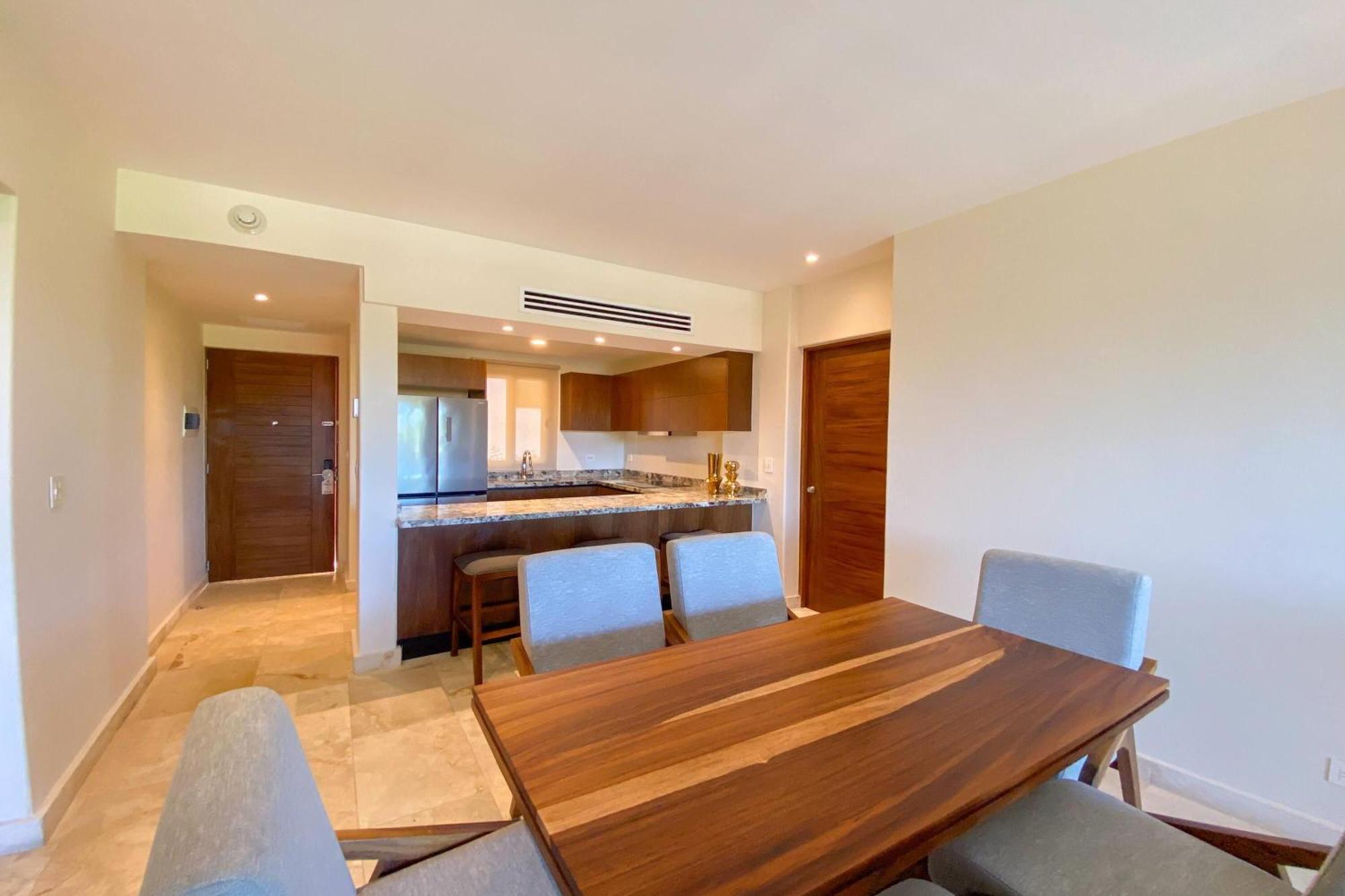Oceanfront Villa with One King Bed and Two Double Beds - Terrace/Non-Smoking,1743315096:JPEG