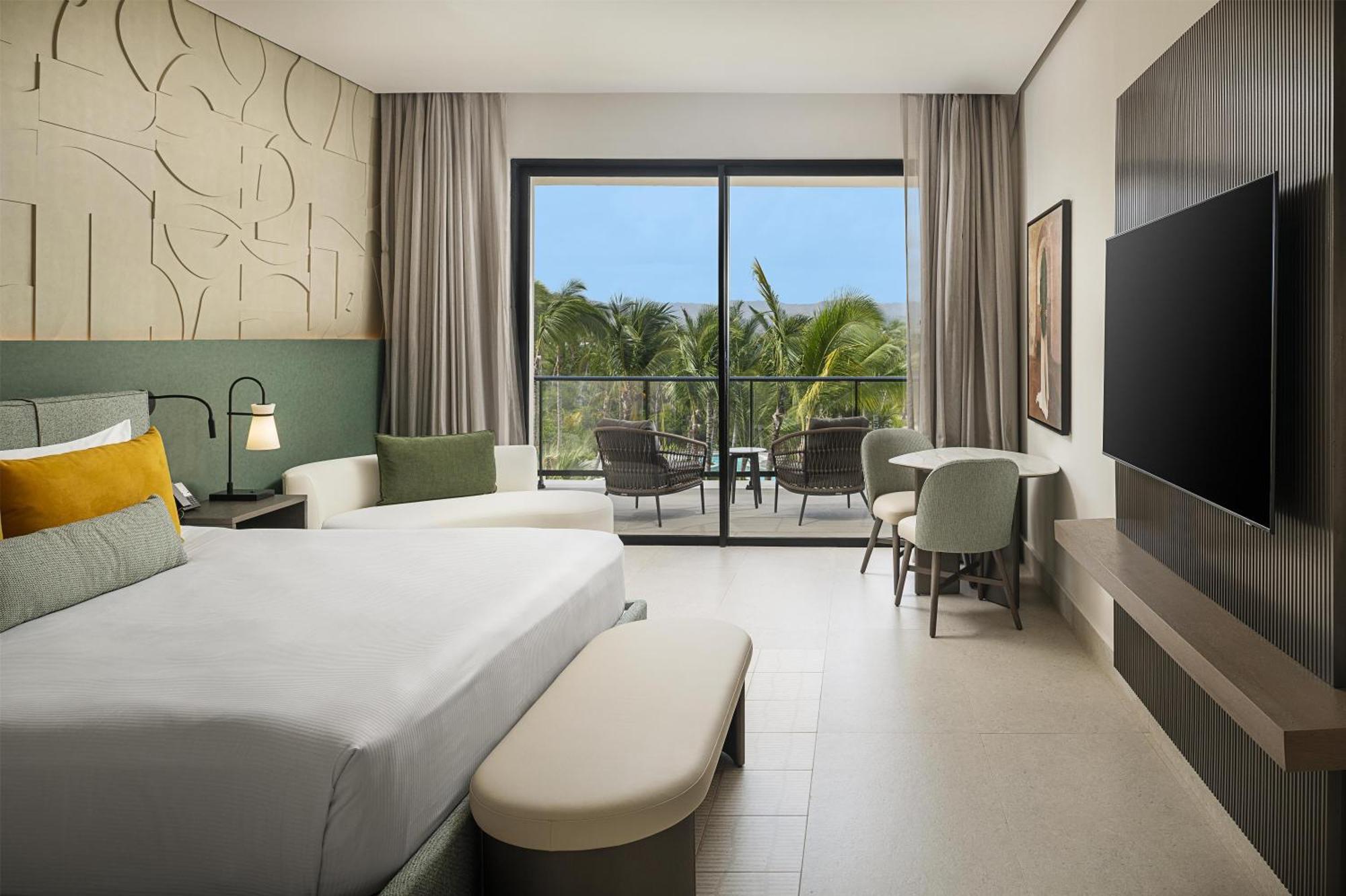 Club Azure King Room Tropical View,1743823512:JPEG