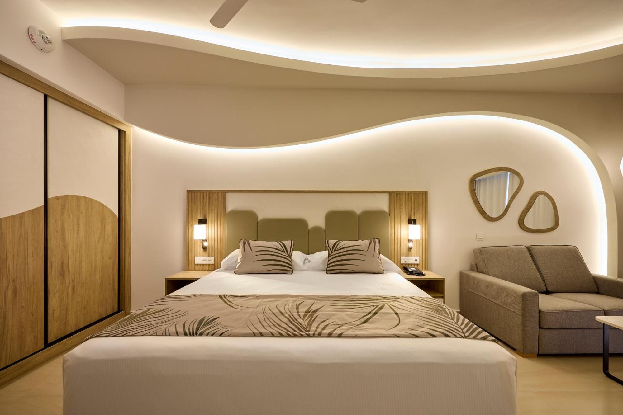 Junior Suite Partial Ocean View,1744202390:JPEG