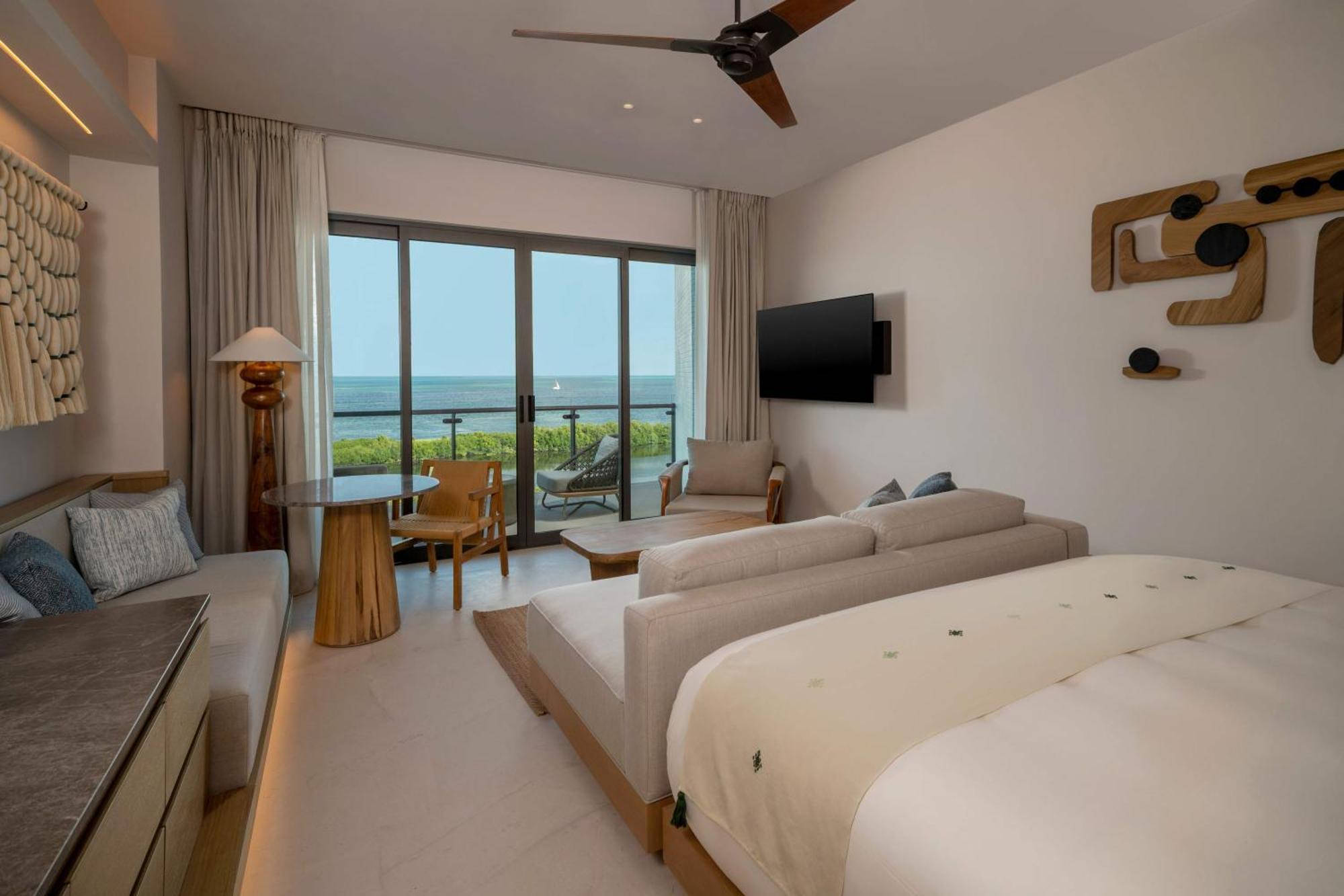 King Room Oceanfront,1749038200:JPEG