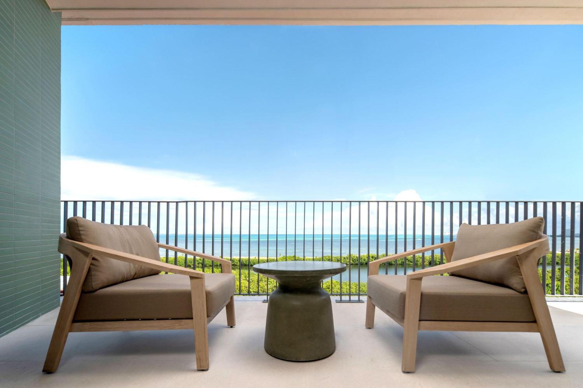 Oceanfront King Suite