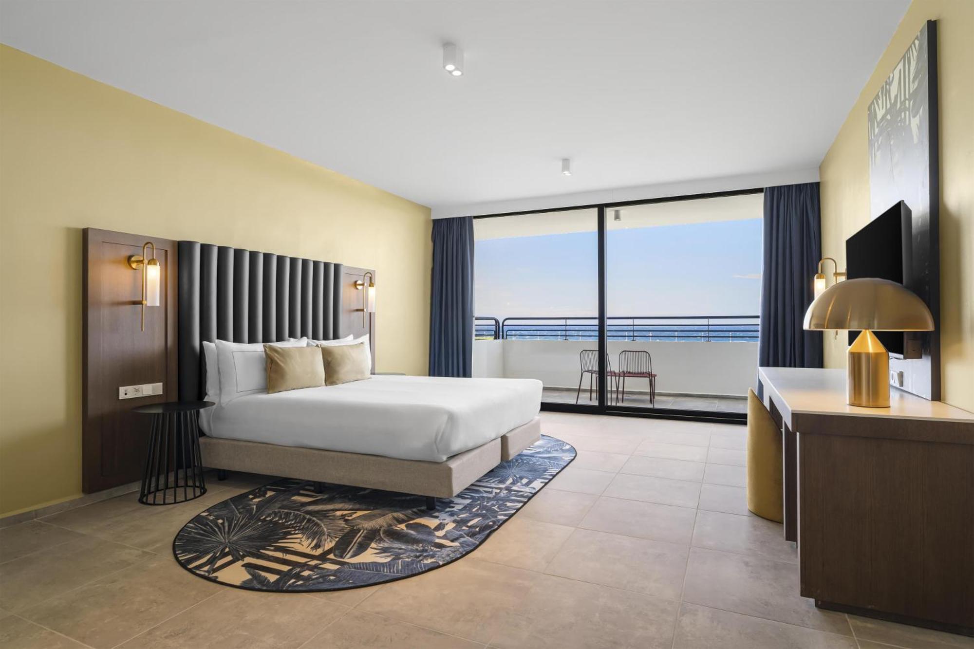 Superior One-Bedroom King Suite Ocean View