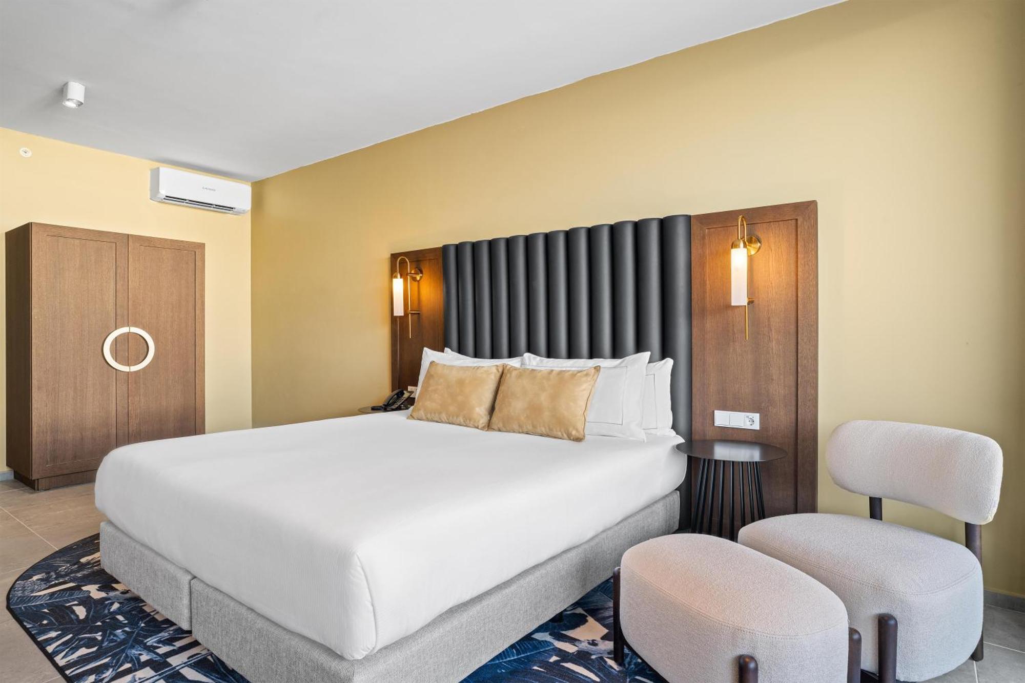 Deluxe King Room,1660451094:JPEG