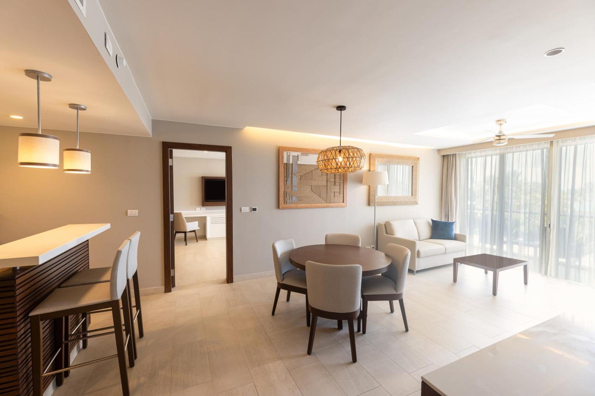 Luxury Presidential One Bedroom Suite Ocean View Diamond Club,1758387132:JPEG