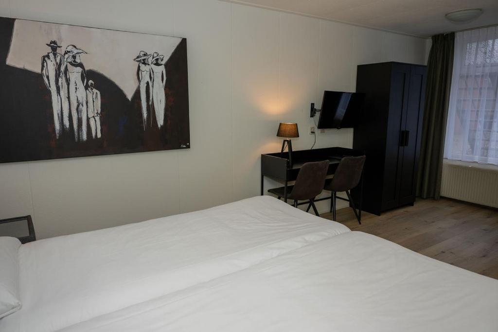 Twin Room Bath