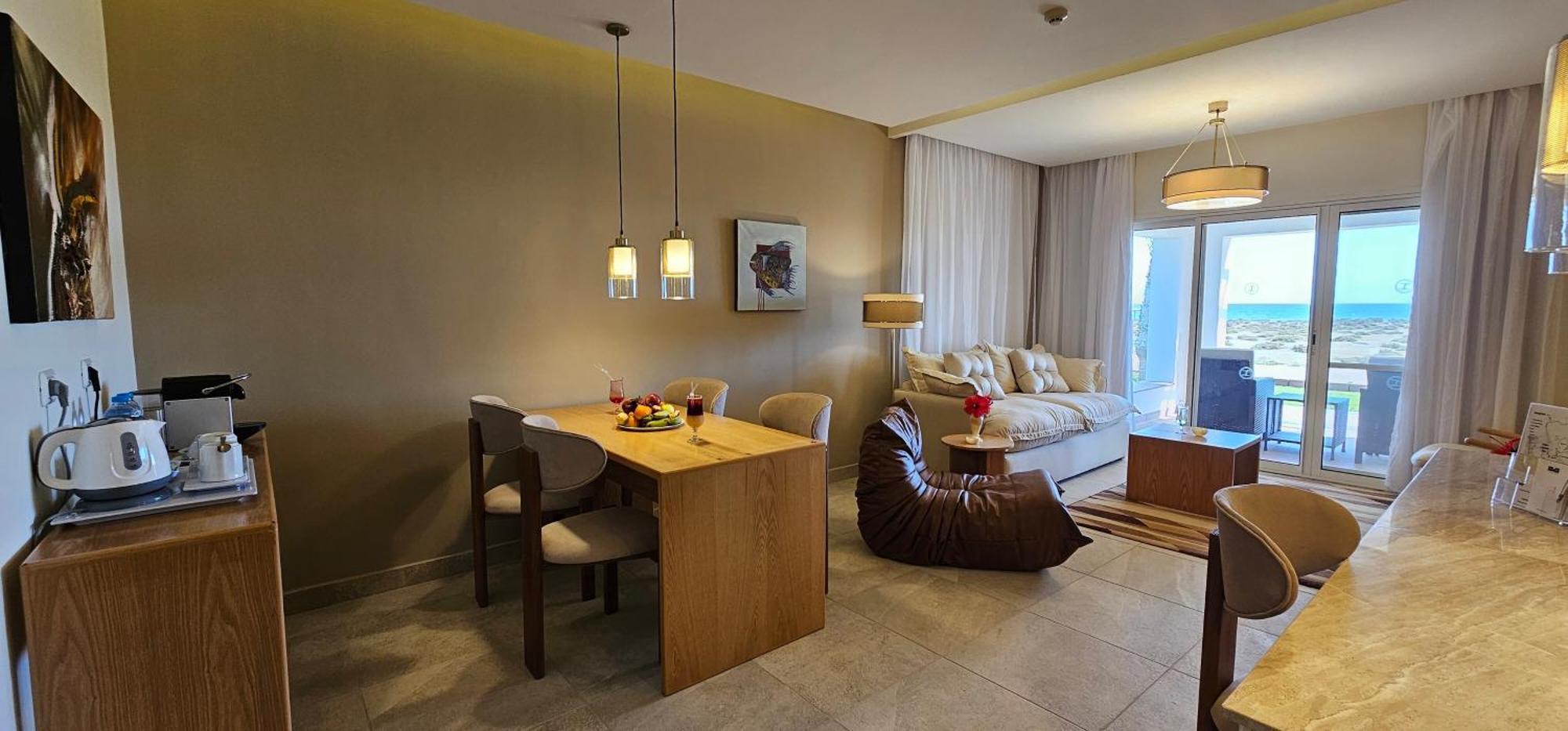 Suite mit Kingsize-Bett und Meerblick