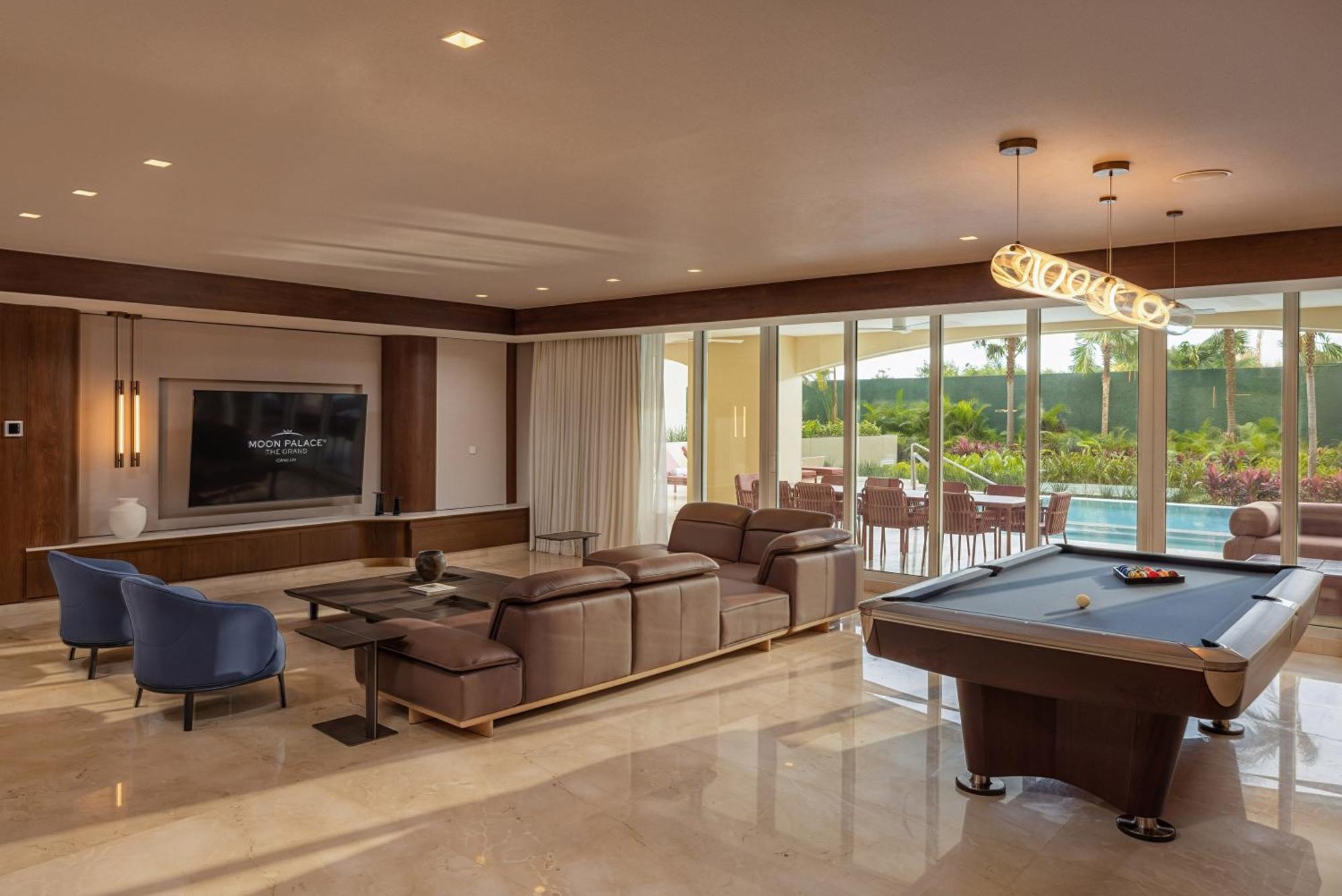 Grand Four Bedroom Swim-up Villa
