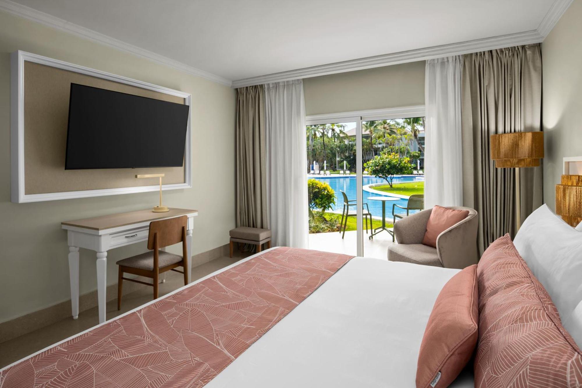 Standard King Room Pool Walk Out Tropical View,1770918089:JPEG