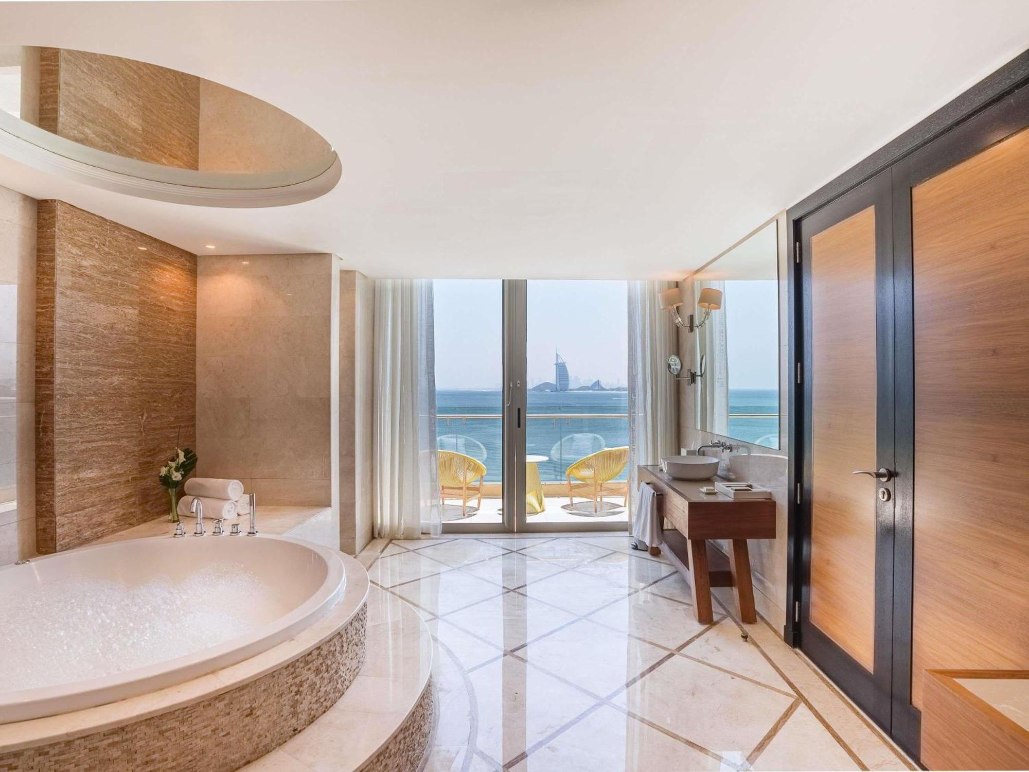 King Suite Panoramic Sea View