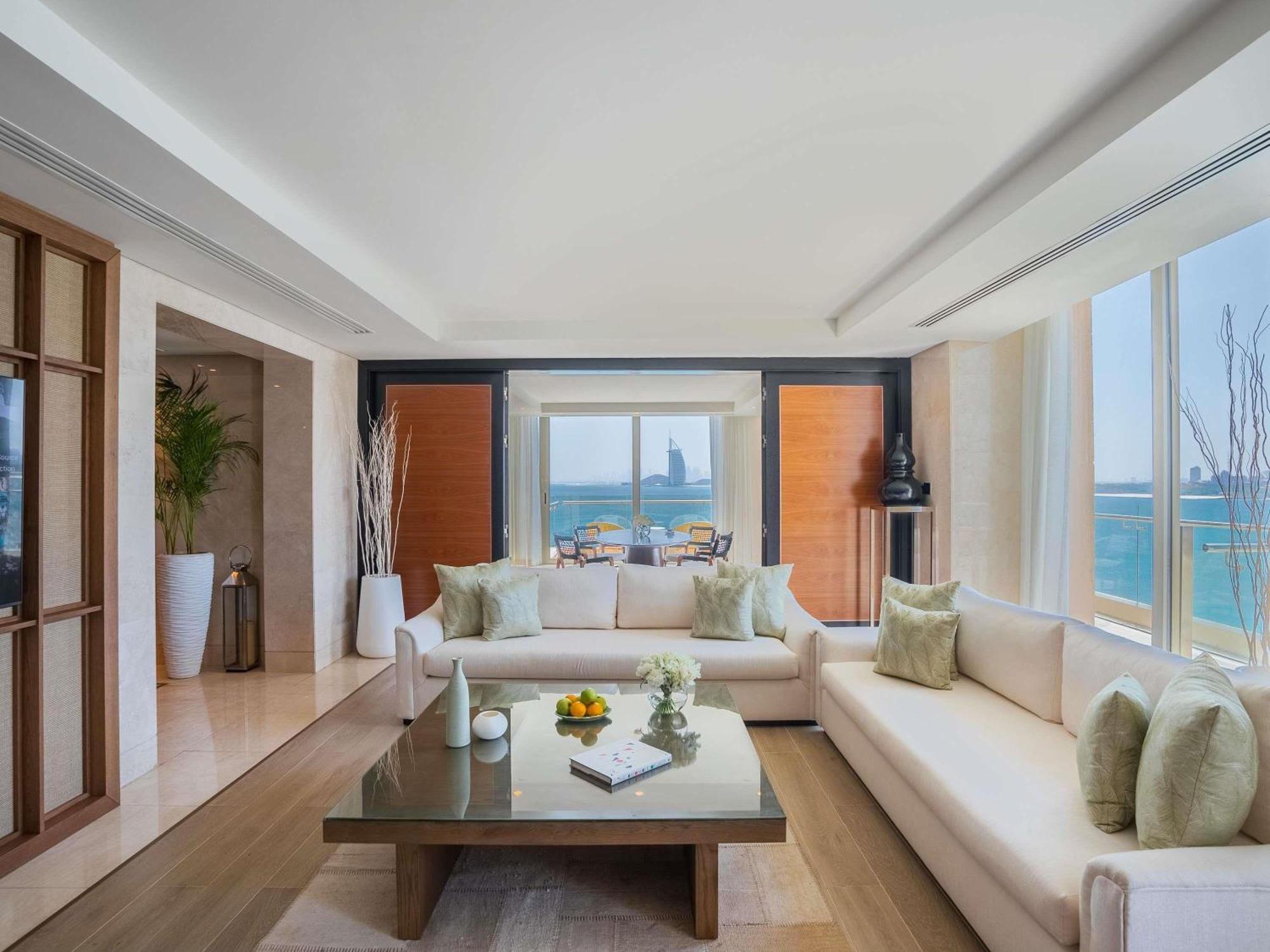 King Suite Panoramic Sea View