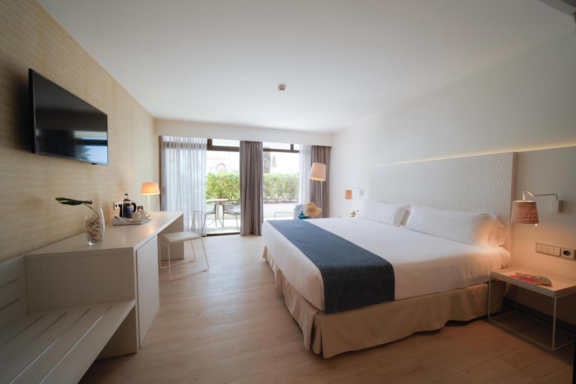 Infinity Pool Double Room
