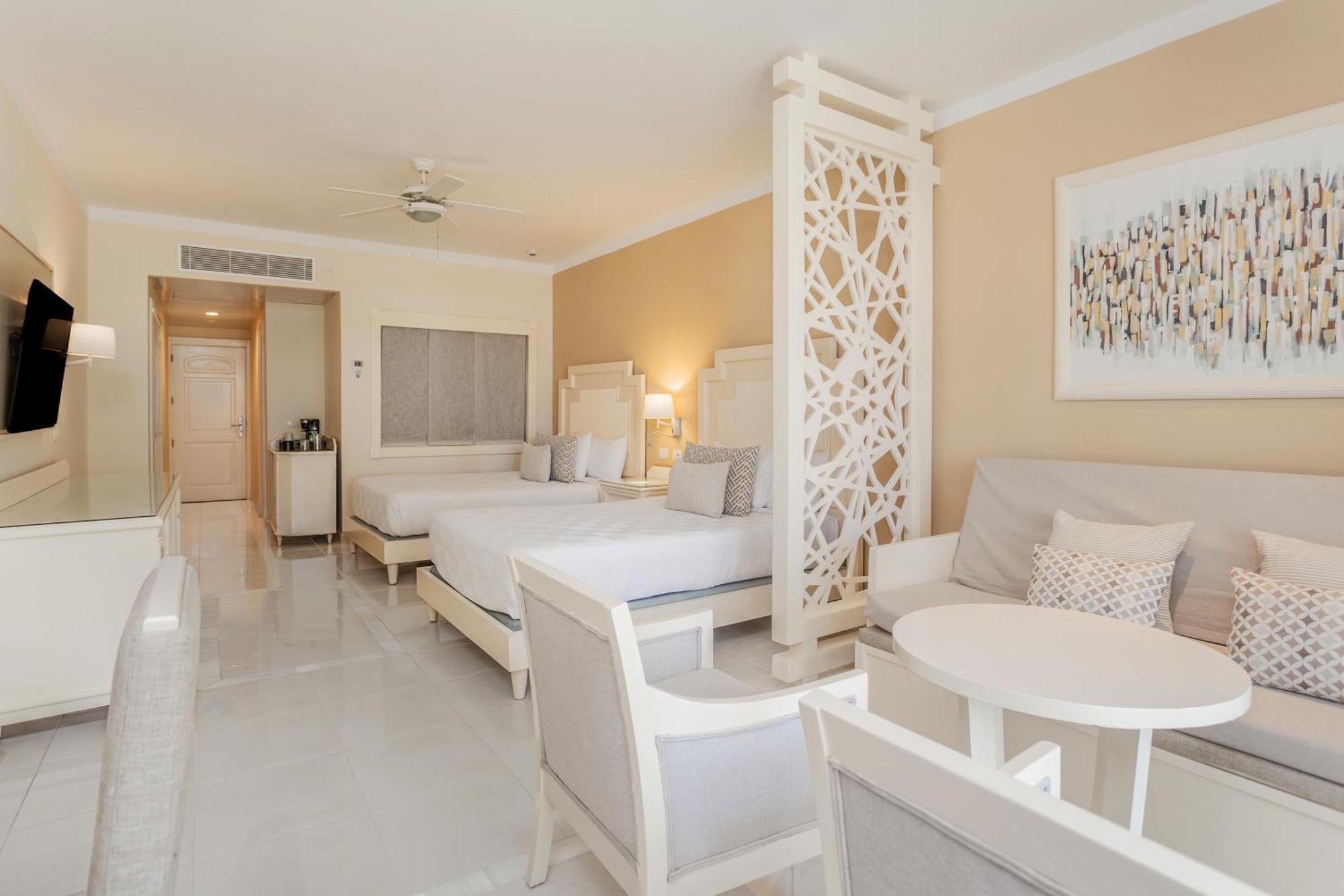 2 Double Beds Junior Suite SGL,1774527872:JPEG