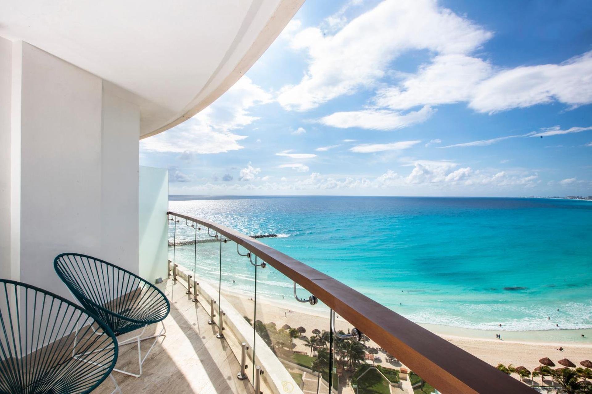 Altitude Corner Suite Ocean Front