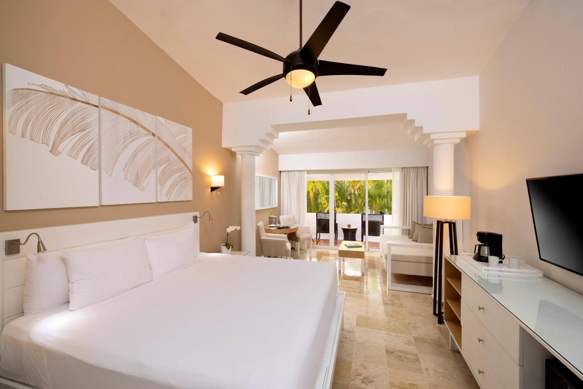 Premium Room Tropical Palms,1774558154:JPEG