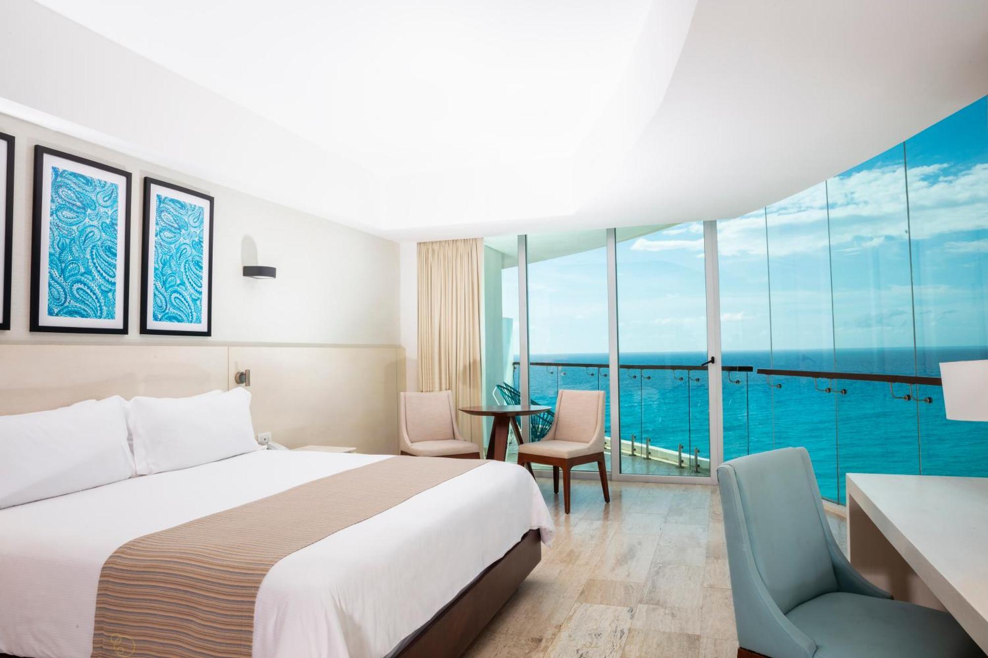 Altitude Corner Suite Ocean Front