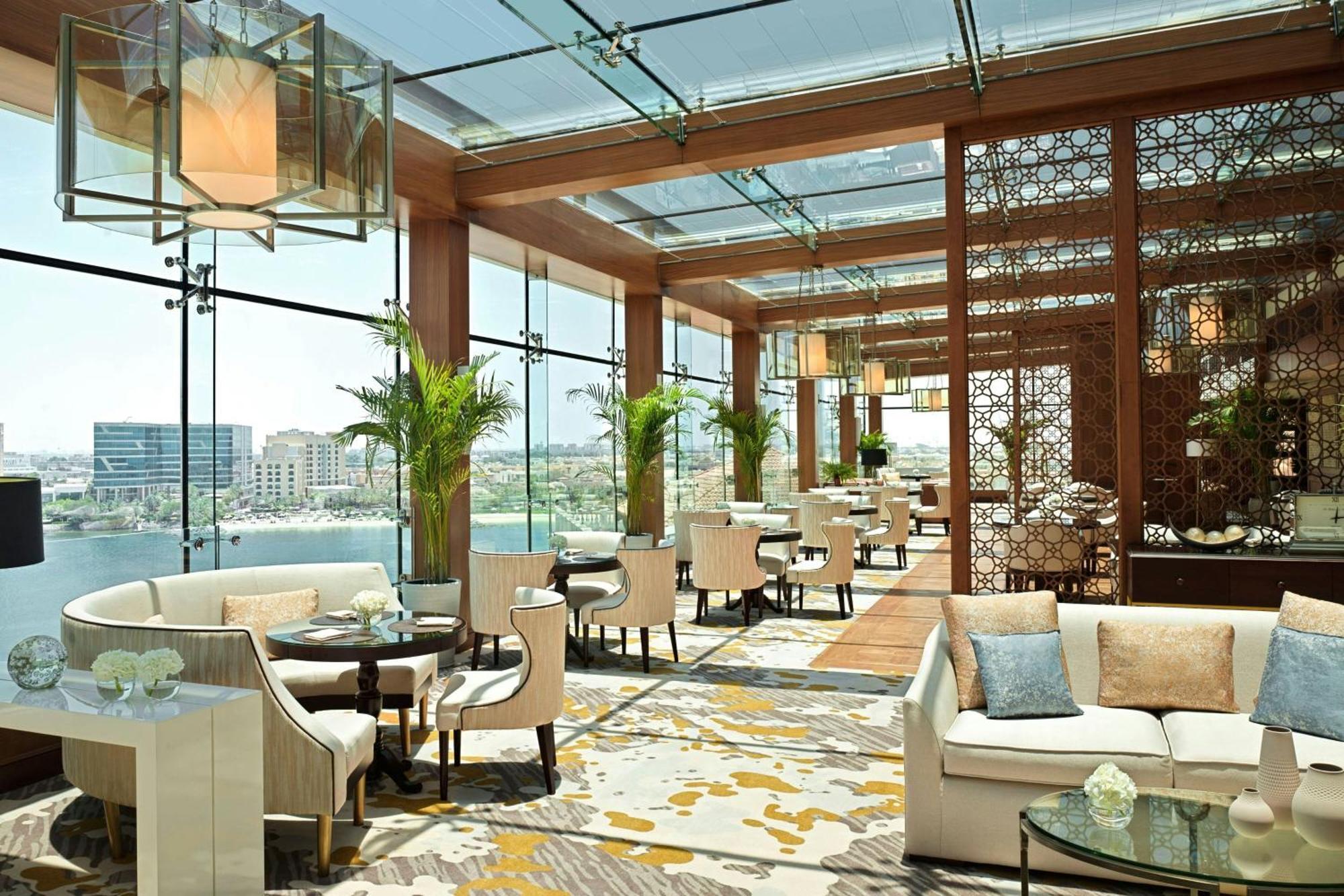Club Twin Room Lounge Access