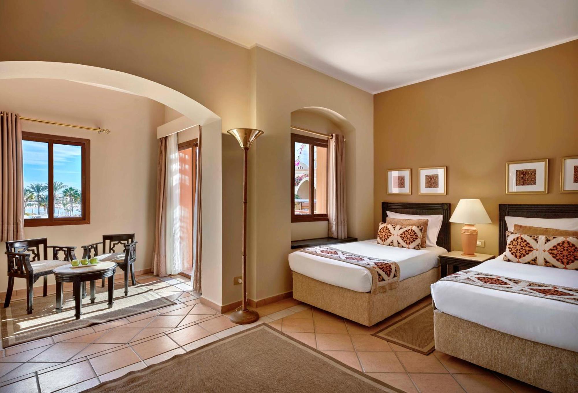 Deluxe, Queen-Bett oder 2 Einzelbetten, Poolblick