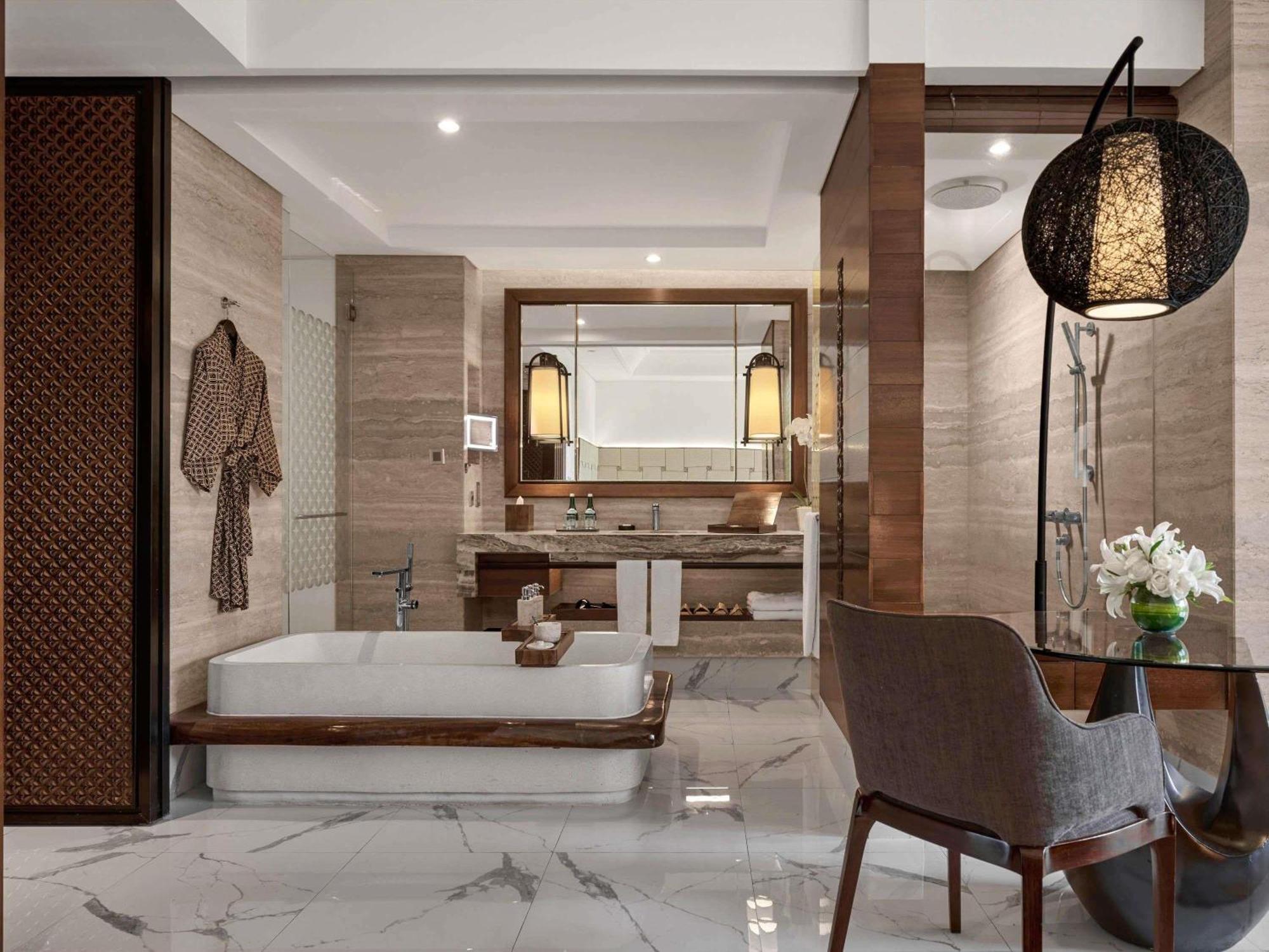 Luxury King Room with Resort View