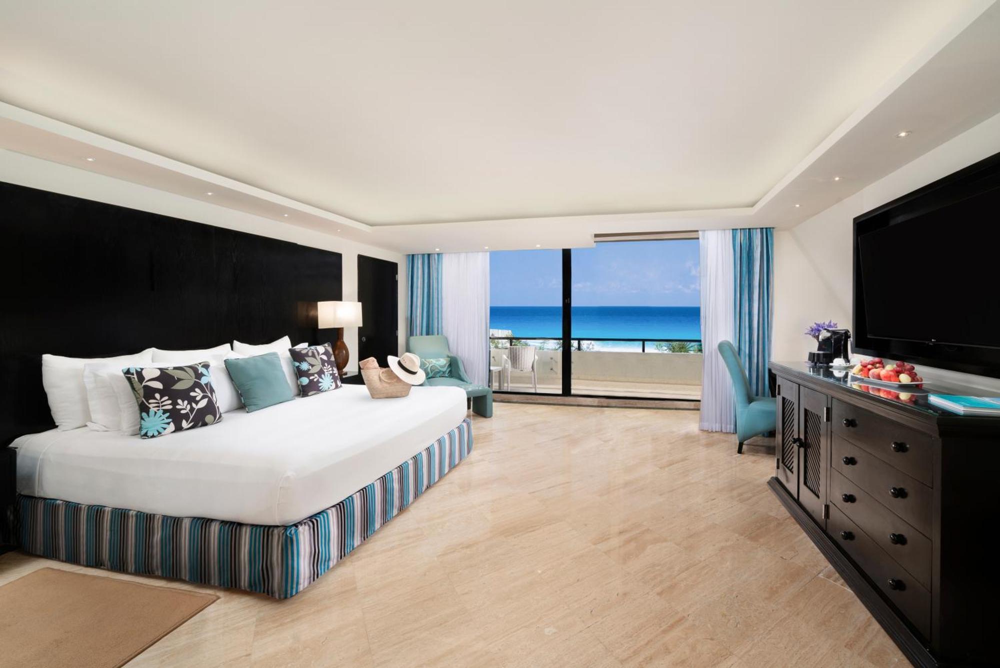 Pyramid Junior Suite