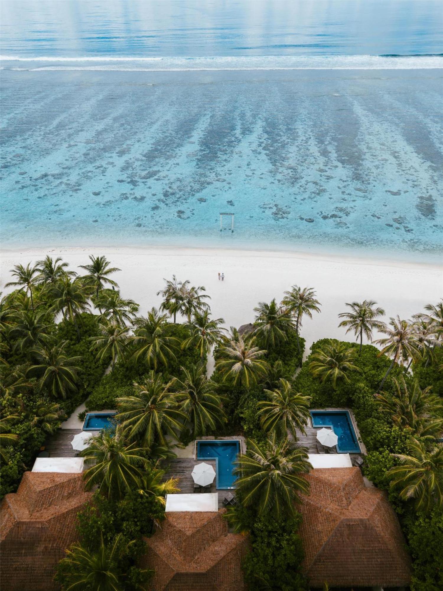 Duplex Two Bedroom Beach Sunset Villa private pool & access to VIP seaplane lounge on arrival $50 Spa credit & kids &