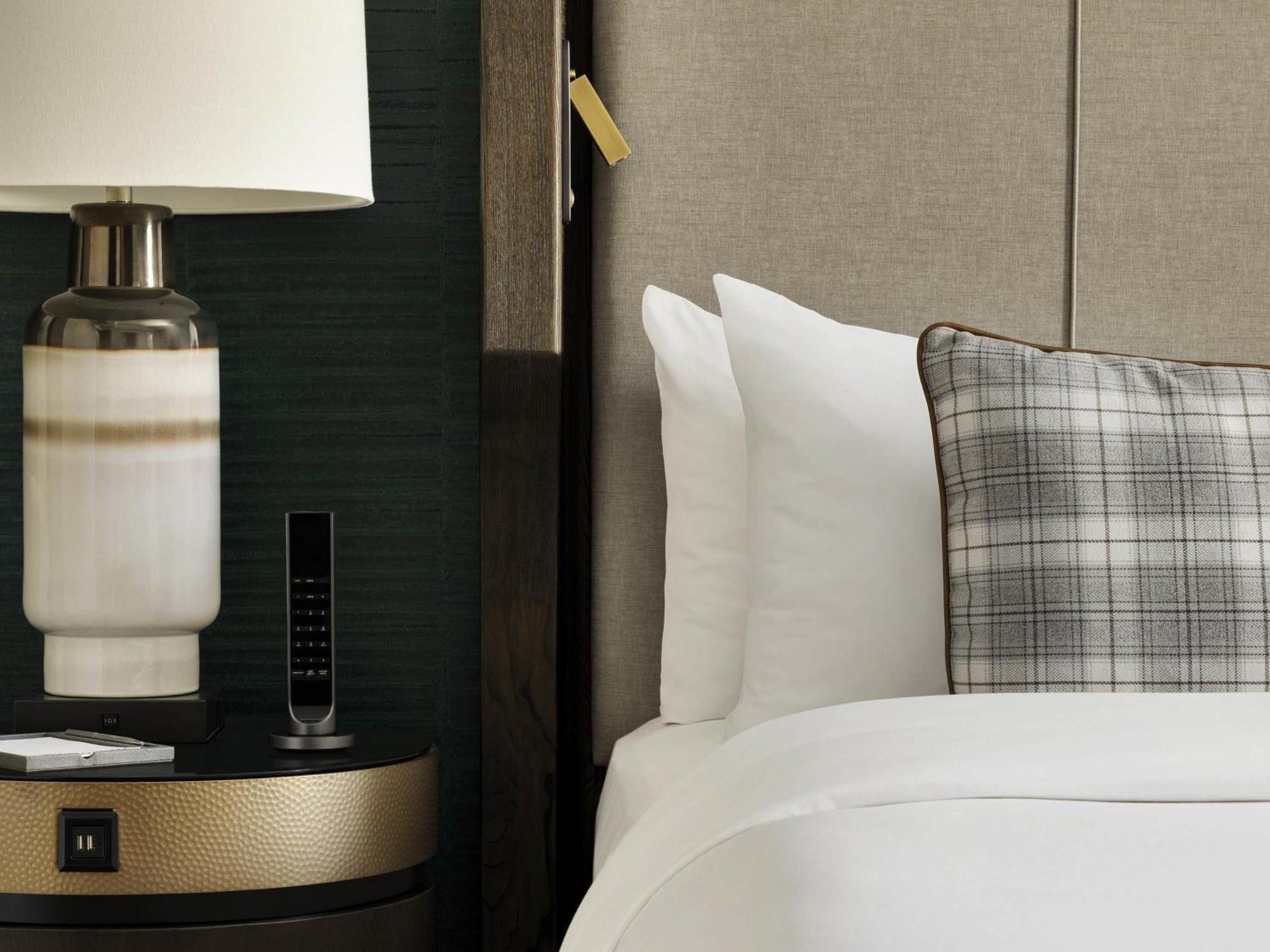 Deluxe 2 Queen Beds Room
