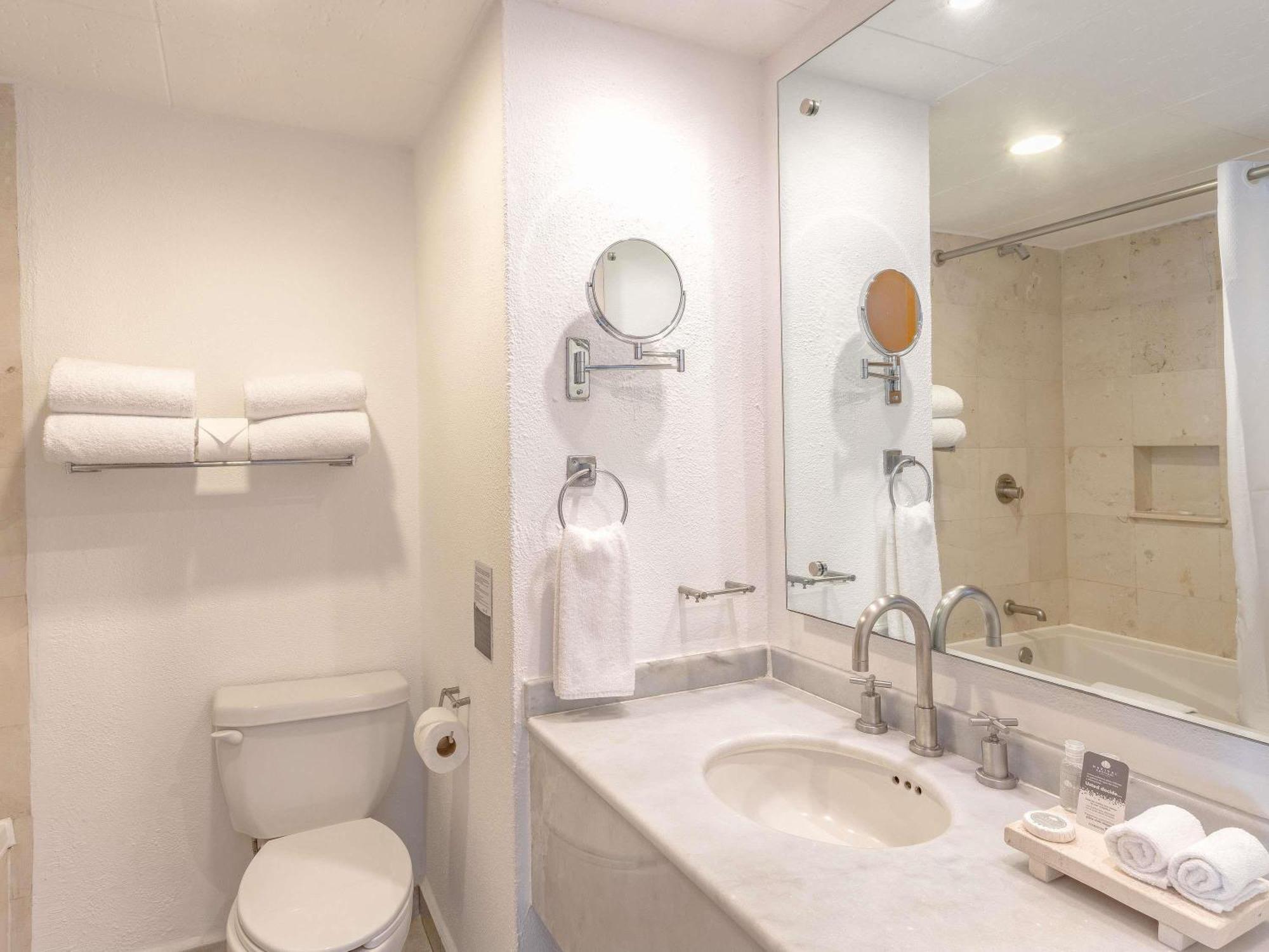 Resort Club Double Room Two Double Beds Bath Tub Balcony
