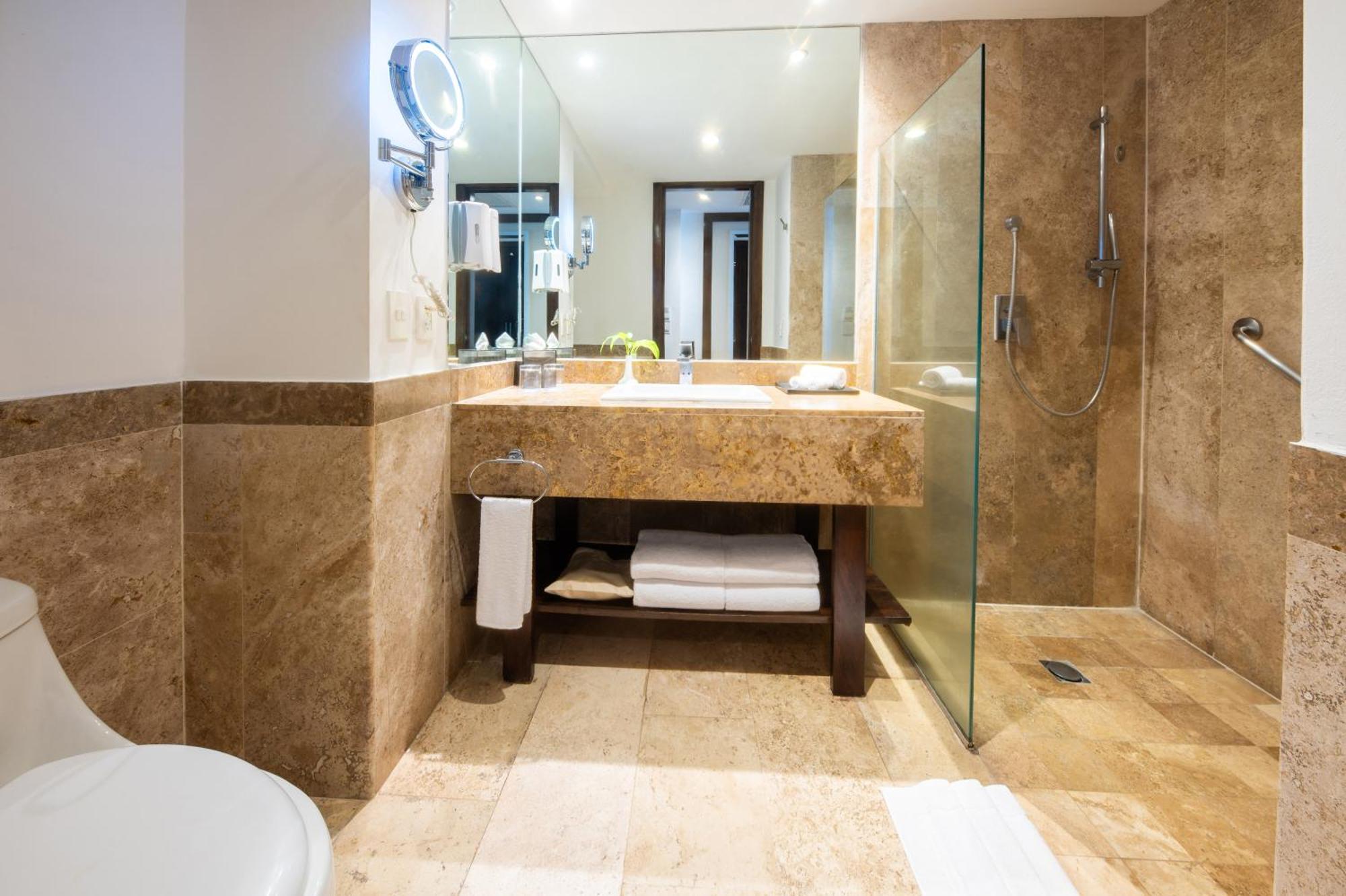 Junior Suite Ocean View 2-double beds