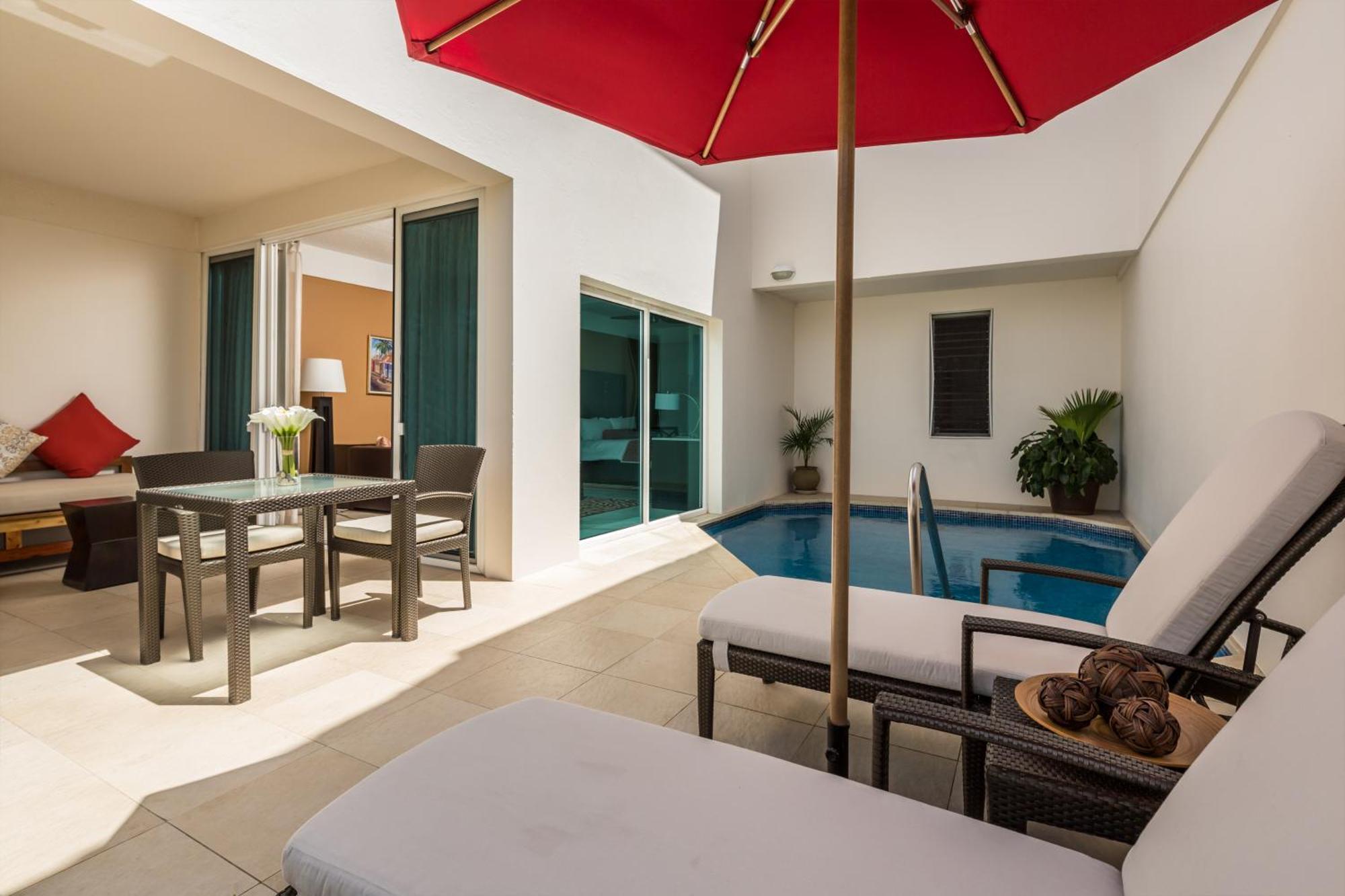 Anthurium Pool Suite,835369154:JPEG