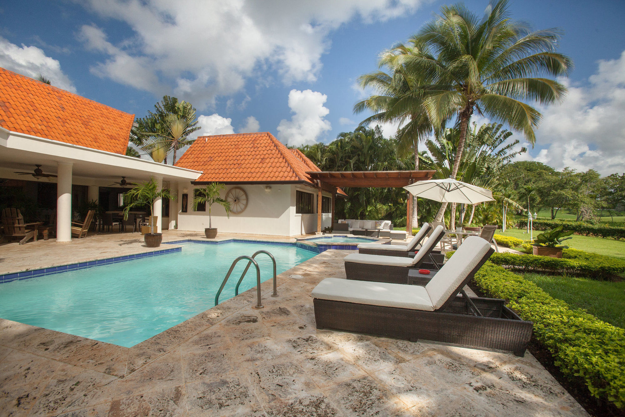 Classic Four-Bedroom Villa - Golf Cart Included
